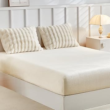 Tokokimo Teddy Fleece Fitted Sheet for Double Bed with 2 Envelope Pillowcases - Cozy Warm Winter Fluffy Bedding Beige Fitted Bed Sheets 35cm Deep Fit, 135x190 cm Fits Mattress Up to 35cm Deep