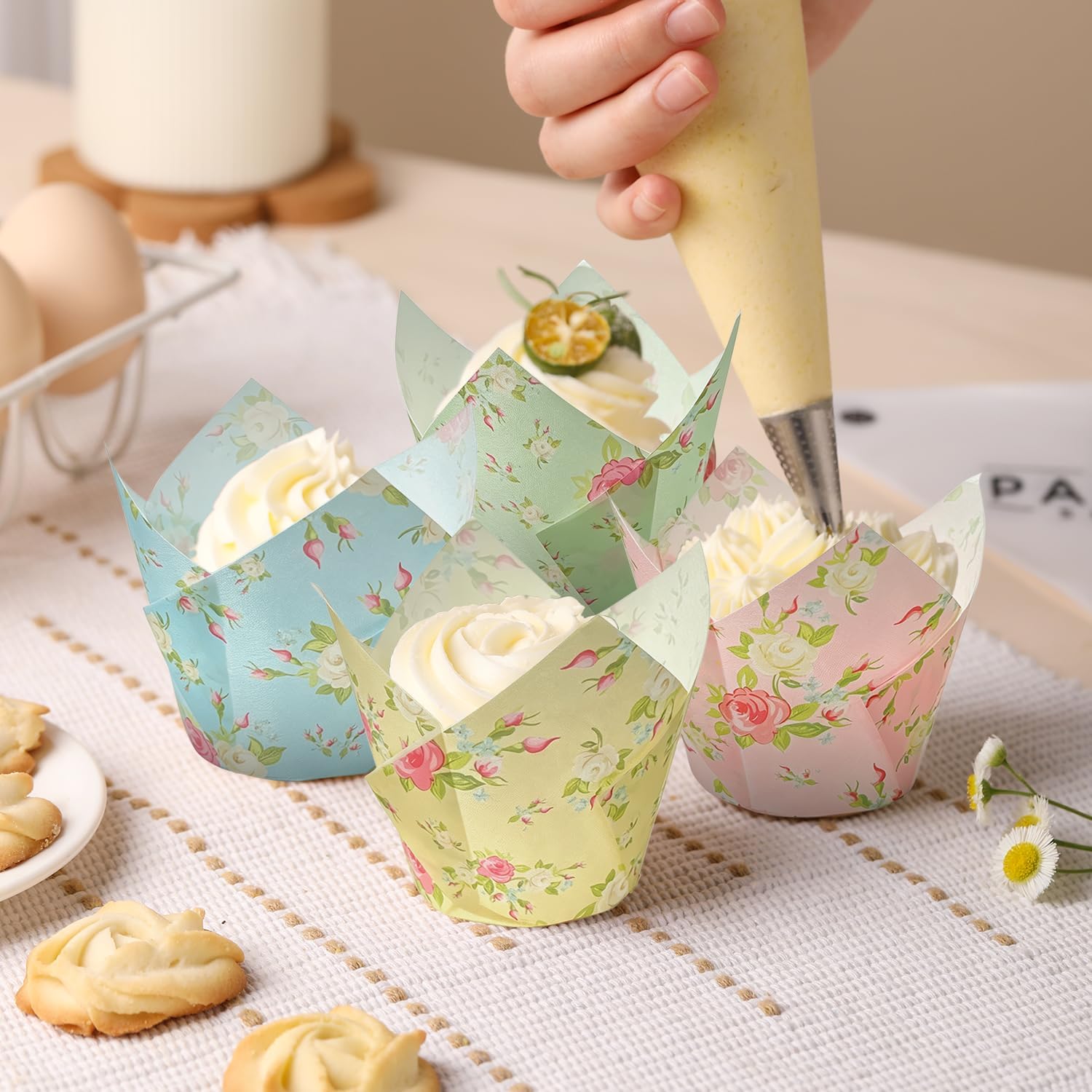 200Pcs Tulip-Shaped Cupcake Liners, 4 Colors, 3.2×2 Inches