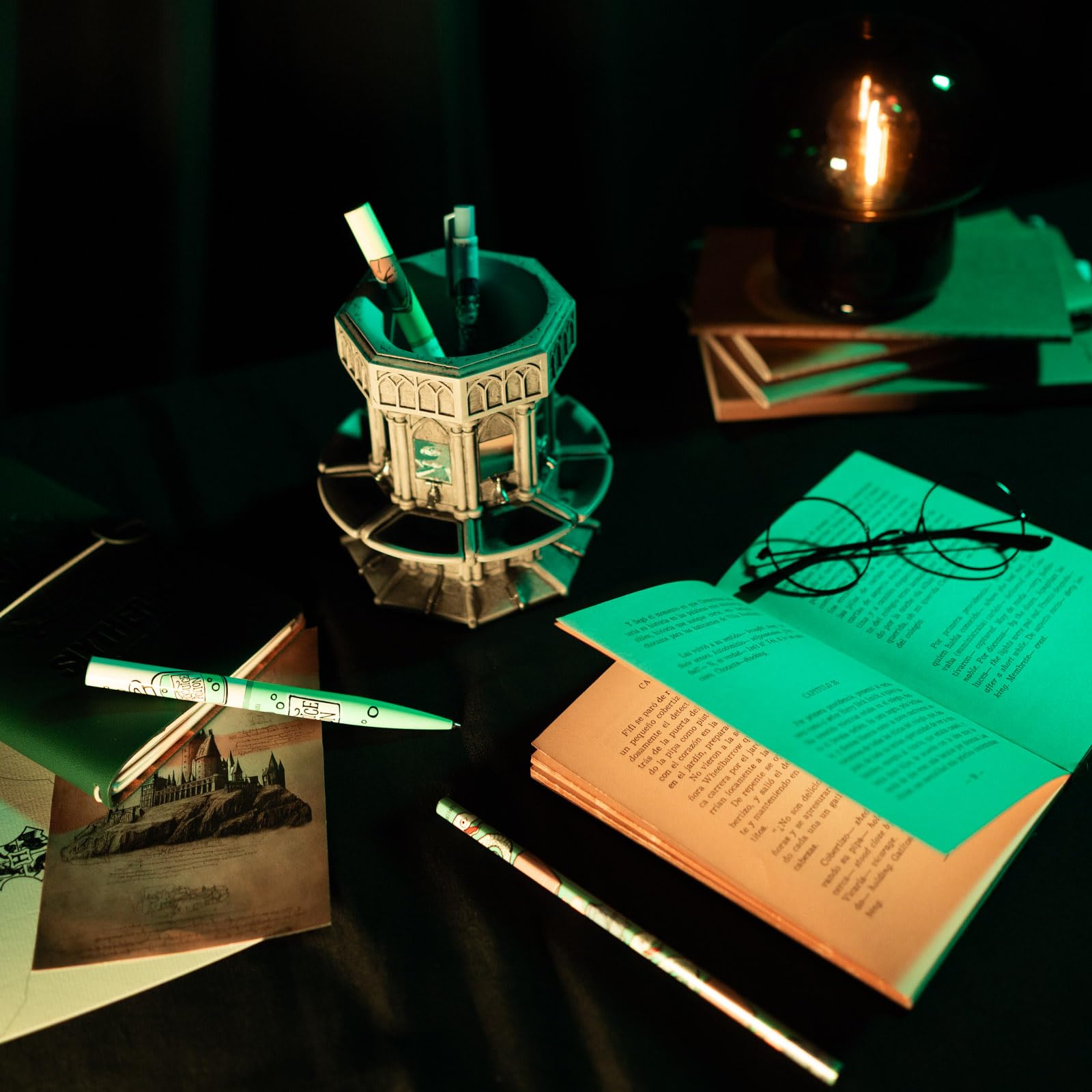 Grupo Erik Pen Holder For Desk & Stationery Set - Harry Potter Gifts | Desk Accessories - Pencil Holder, 2 Pens, Pencil, Eraser, Sharpener | Harry Potter Stationery
