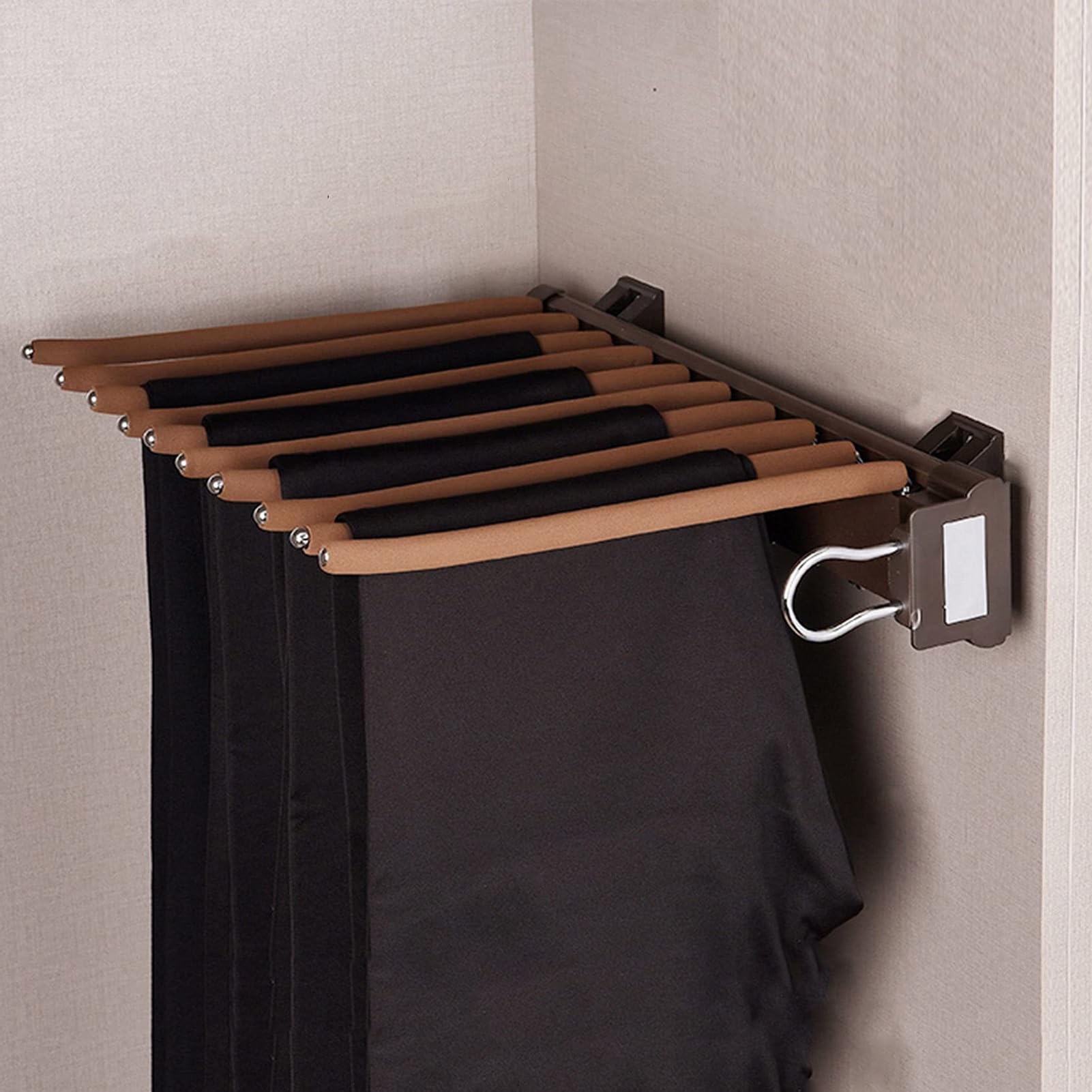 Tige de placard coulissante pour simplifier le rangement des pantalons au quotidien