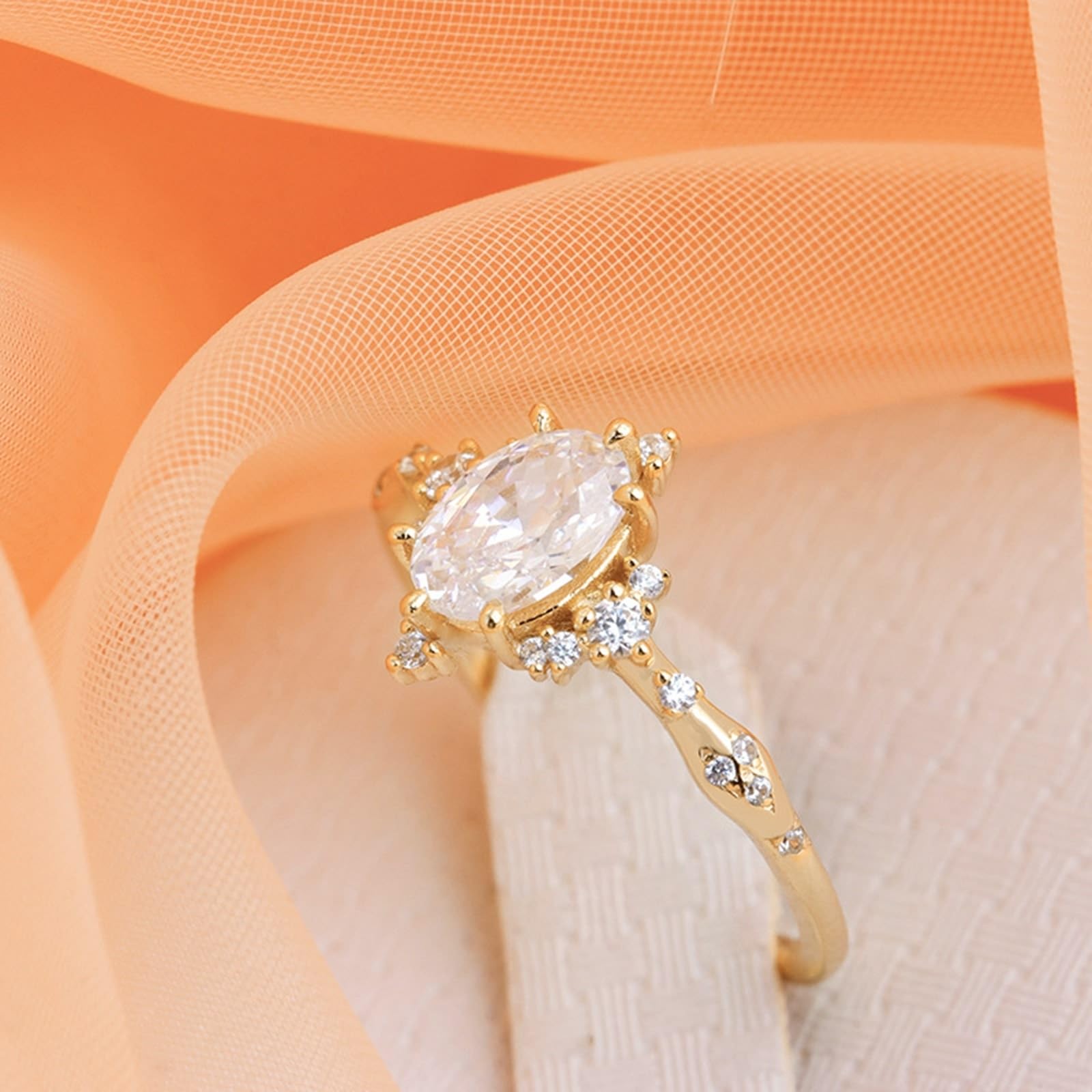 Au 375/585/750 - Alianzas de oro amarillo, ovaladas, moissanita, elegantes, delicadas, pequeñas