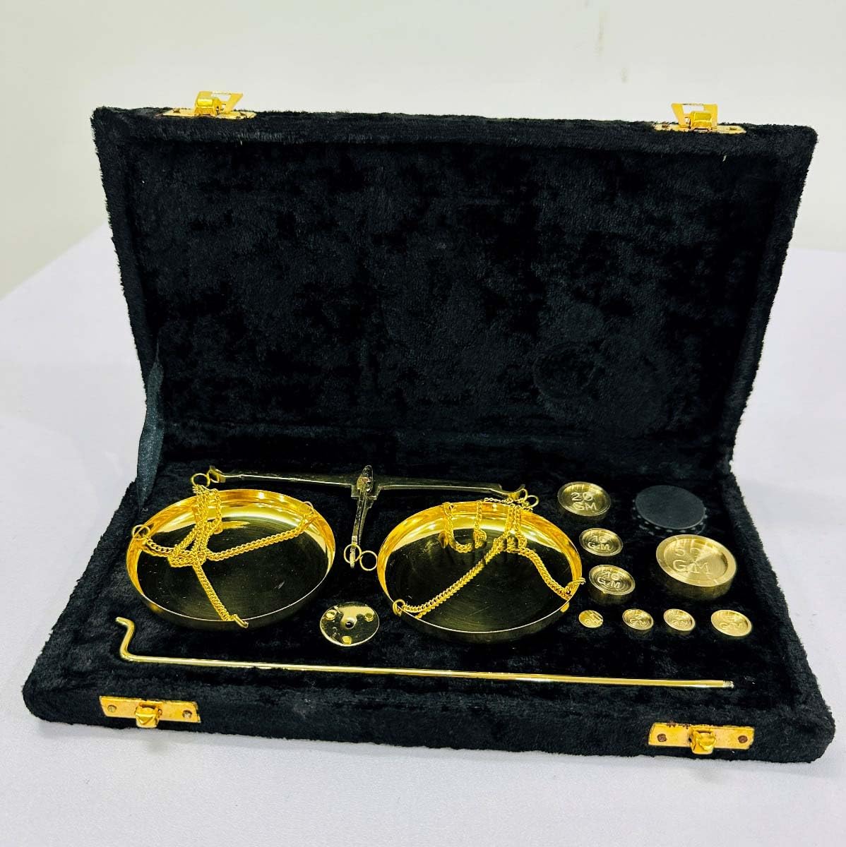 Vintage brass jewelry Weighing Scale Balance With Black Valvet Box, Brass & Black, 10X5 Inches - Image 2