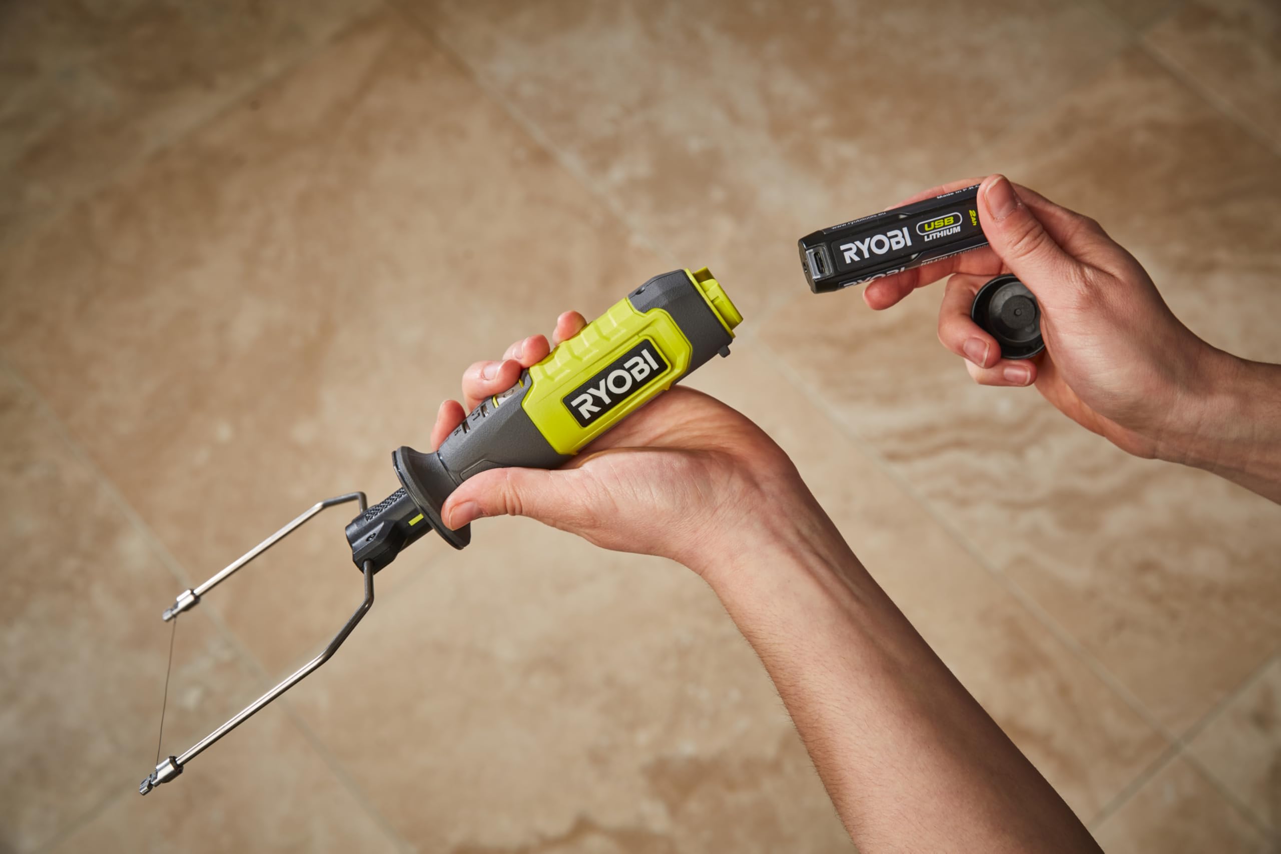 Ryobi RHC4-0, Taglierina a Caldo 4V USB al Litio, Fino a 270°, Ideale per Tagli di Modellismo e Artigianato, Include 1 Punta con Filo, 1 Punta di Incisione e 1 Punta con Coltello, Batteria non Inclusa