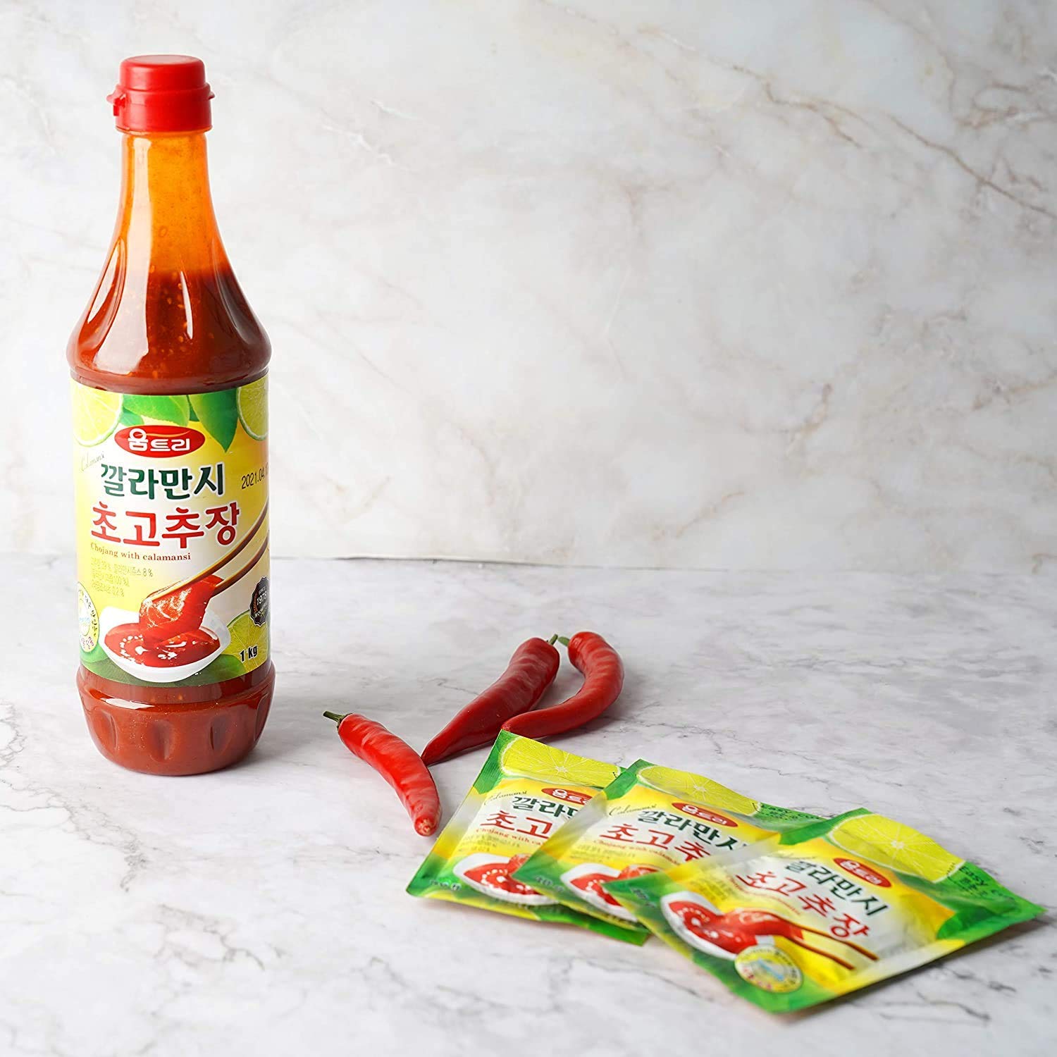 Woomtree Vinegared Hot Red Pepper paste(Chojang) with Calamansi, 17.6 oz- Bottle | Korean Food |