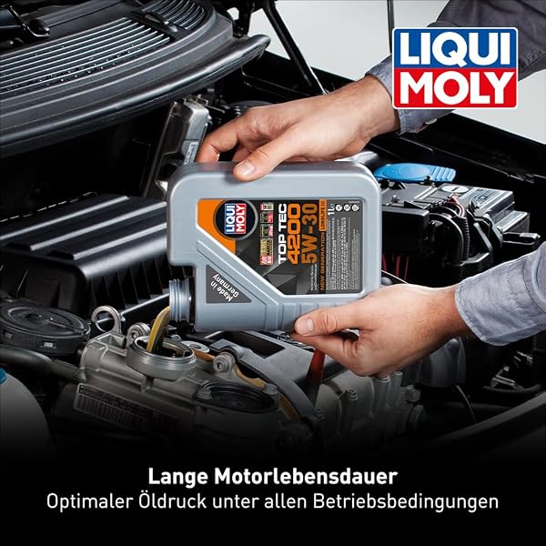 Liqui Moly LIQUI MOLY Top Tec 4200 5W-30 New Generation | 1 L | Synthesetechnologie Motoröl | Art.-Nr.: 3706, farblos 1 Liter Motoren Öl in use