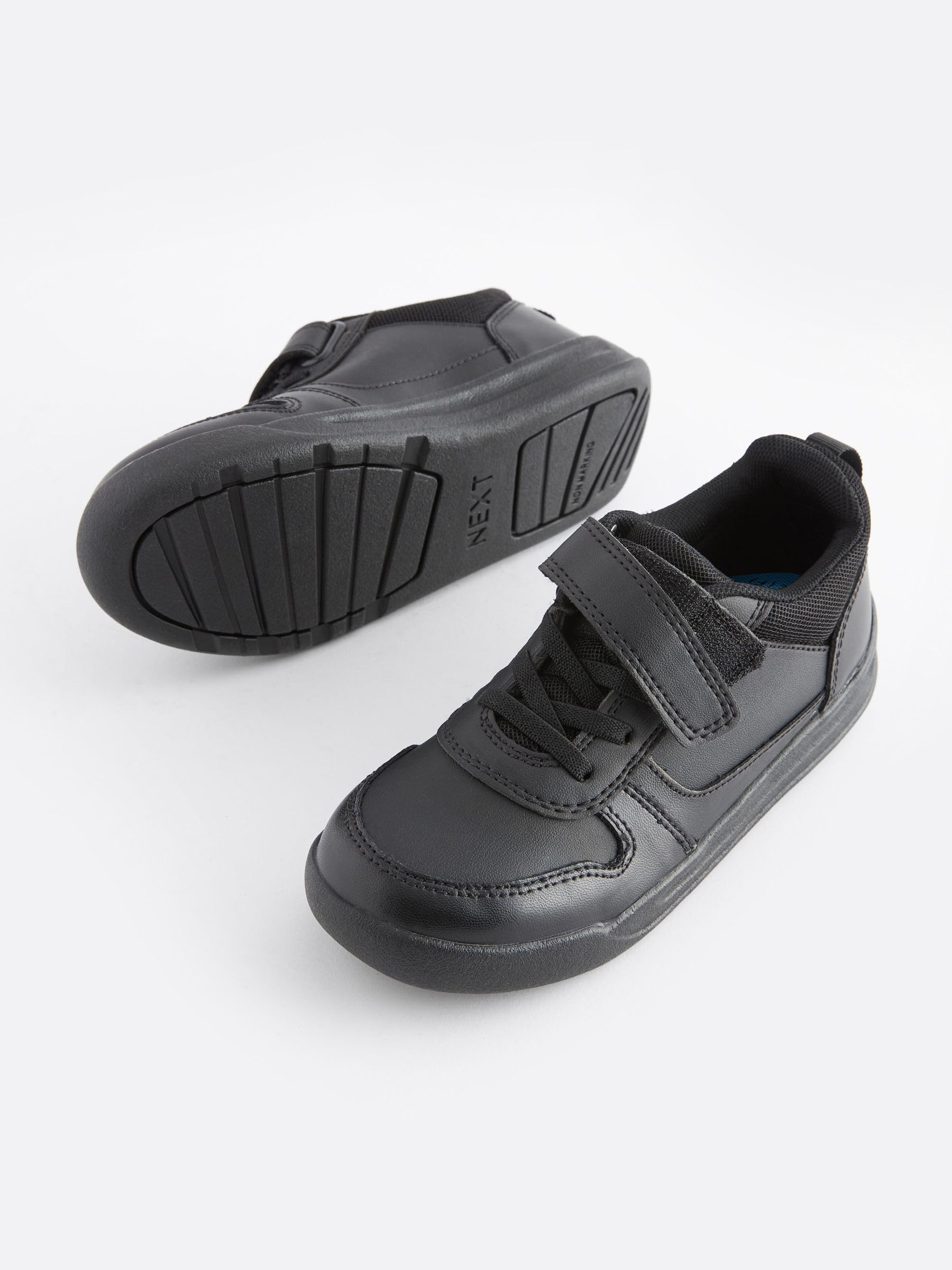 NEXT Niños Zapatillas Escolares de Deporte con Cordones elásticos