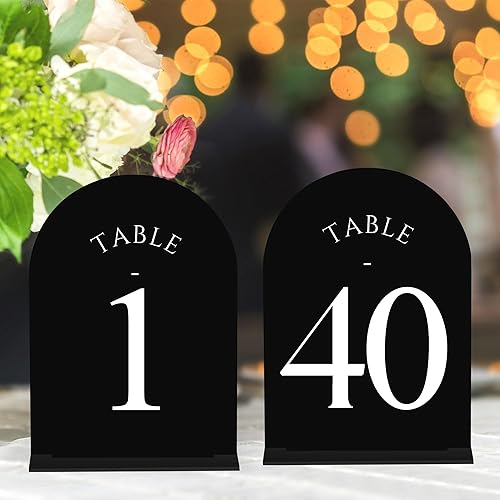 Miniatura 62 de JOYIT Números de mesa de boda de arco del 1 al 30 con soportes: letreros acrílicos impresos de doble cara de 5 x 7 pulgadas con fondo negro y texto