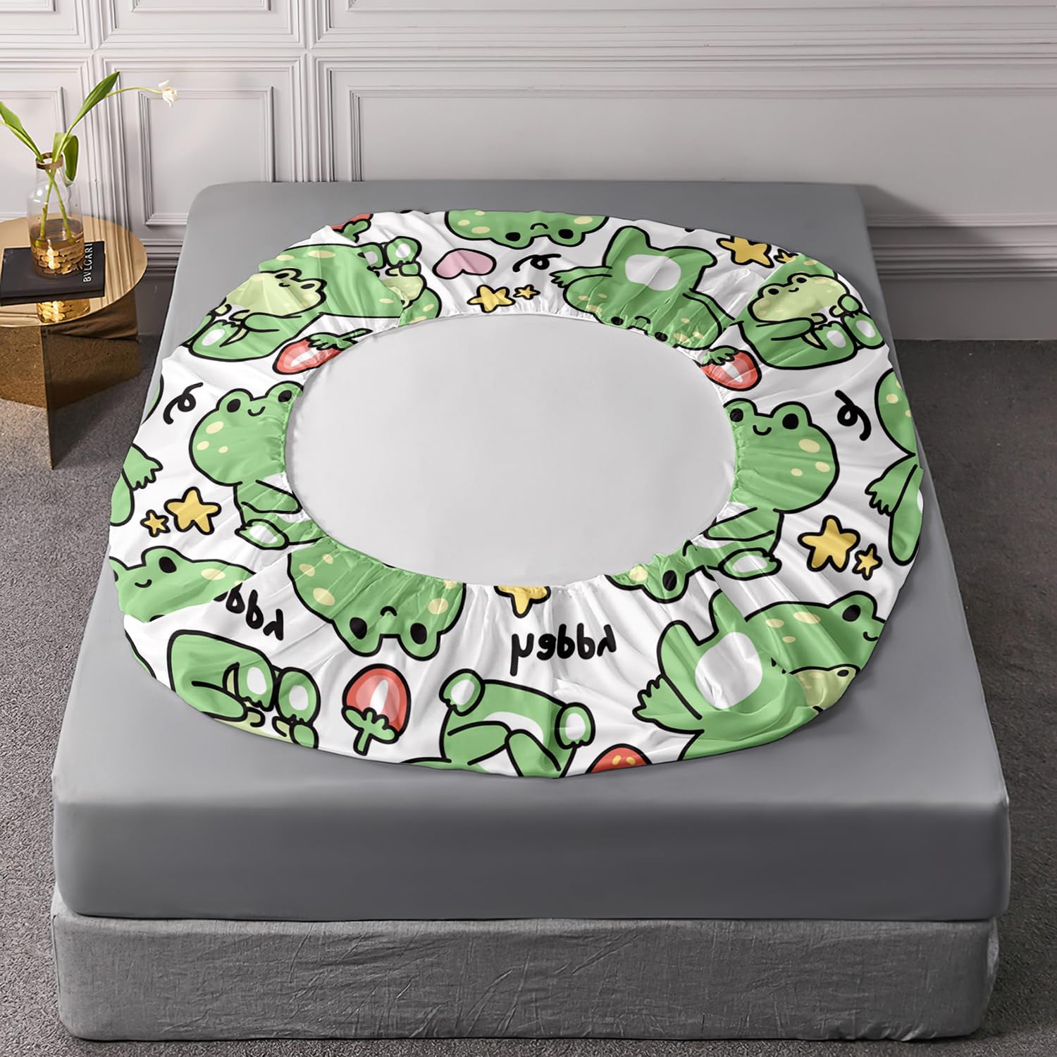 AILONEN Cartoon Green Frog Fitted Sheet Set Queen Size, Kawaii Strawberries Frog Bedding Set 3Pcs for Kids Boys Girls Room Decor,Amphibian Animal Bed Sheet Set,1 Fitted Sheet + 2 Pillowcases