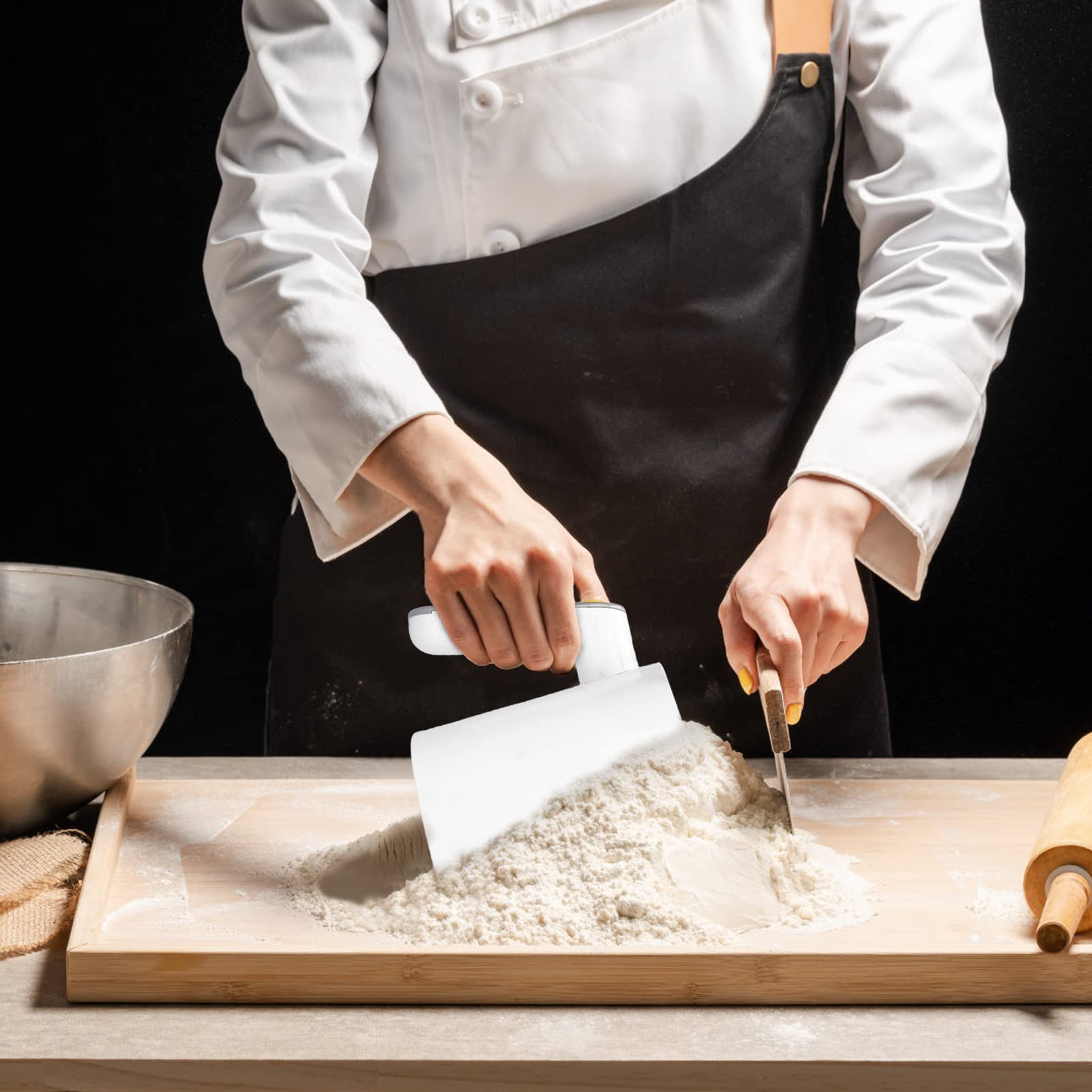 Electric Flour Sifter, sifter for baking,electric sifter Battery Operated Flour Sieve for Baking, Washable Flour Sifter Cup, 4 Cup Capacity Fine Stainless Steel Filter Mesh