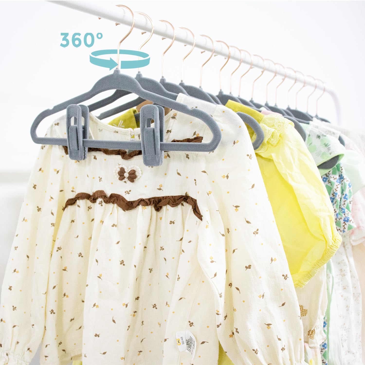 Tonswachic - Juego de 30 perchas de terciopelo para niños, de 14 pulgadas, antideslizantes, de alta calidad, para ropa – perchas de fieltro ultrafinas para bebé para clóset de niños jóvenes con 10