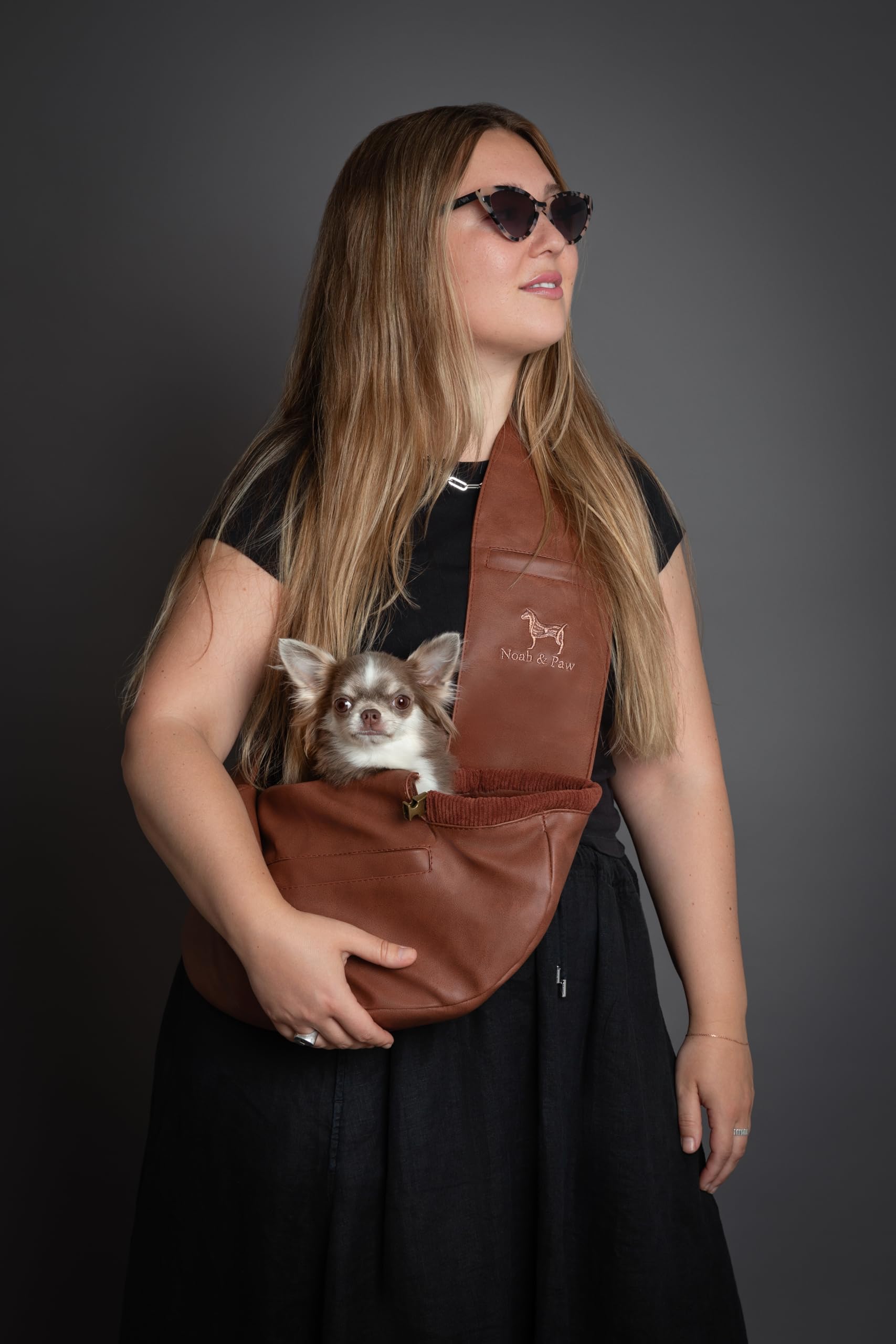 Noah & Paw Trasportino a tracolla per cani 3-10 lb, sling per cani piccoli e gatti, tracolla regolabile imbottita, pelle sintetica foderata in pelliccia, sicurezza 3x, lavabile in lavatrice