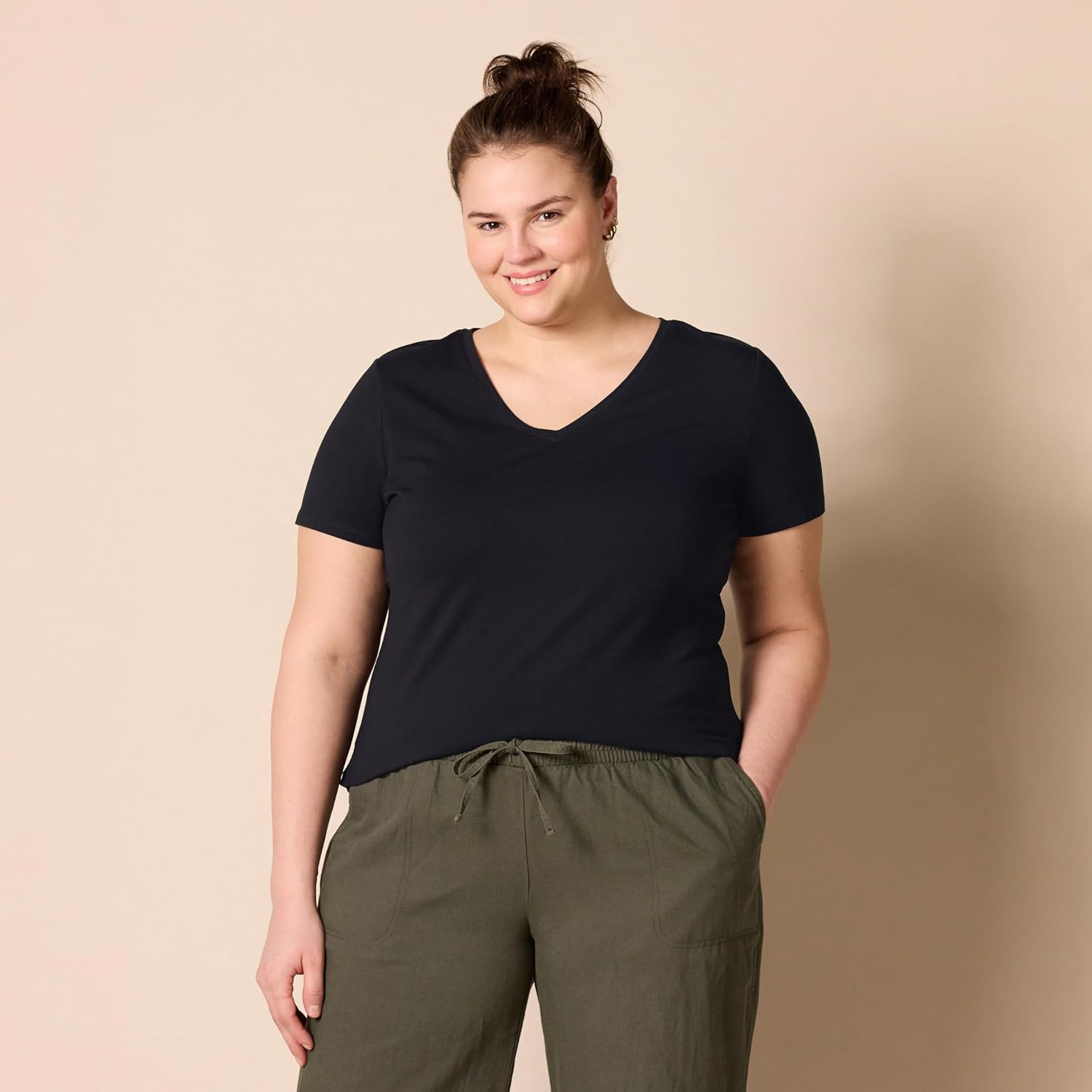 Amazon Essentials Women's Classic-Fit Short-Sleeve V-Neck T-Shirt, Multipacks 2 Black Medium