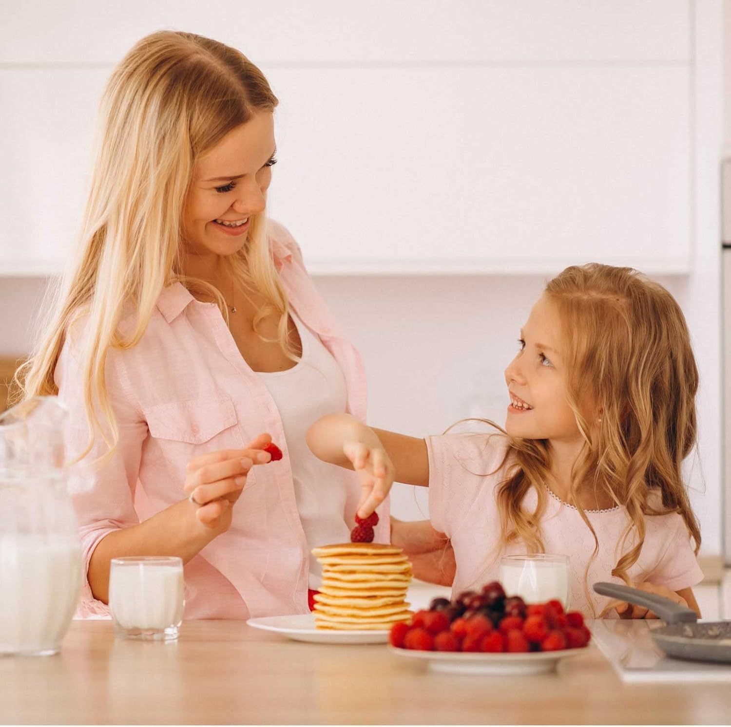 Padella Per Pancake Royal Swiss Smiley – 26 Cm, Antiaderente In Marmo, 4 Stampi Emoji, Adatta A Induzione, Senza PFOA, Manico Cool-Touch