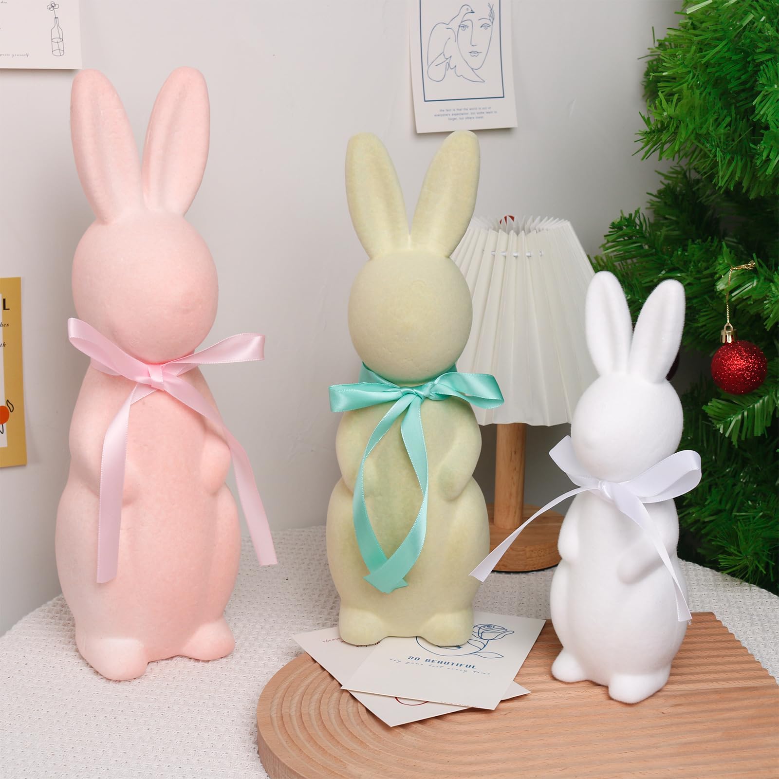 Statuetta pasquale floccata, decorazione da tavolo, regalo di Pasqua, statua di coniglio in schiuma per mensola, soggiorno, scrivania, camera da letto, libreria Roba per La Scuola (C, One Size)