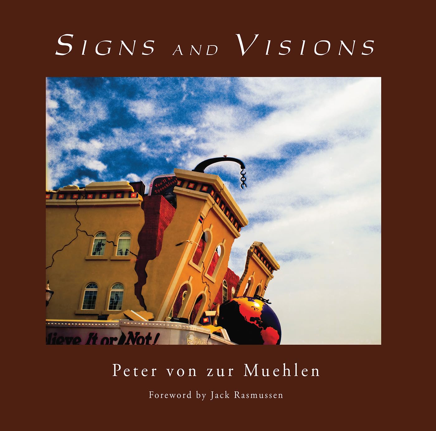Signs and Visions solution pour habiller une table basse avec un livre design