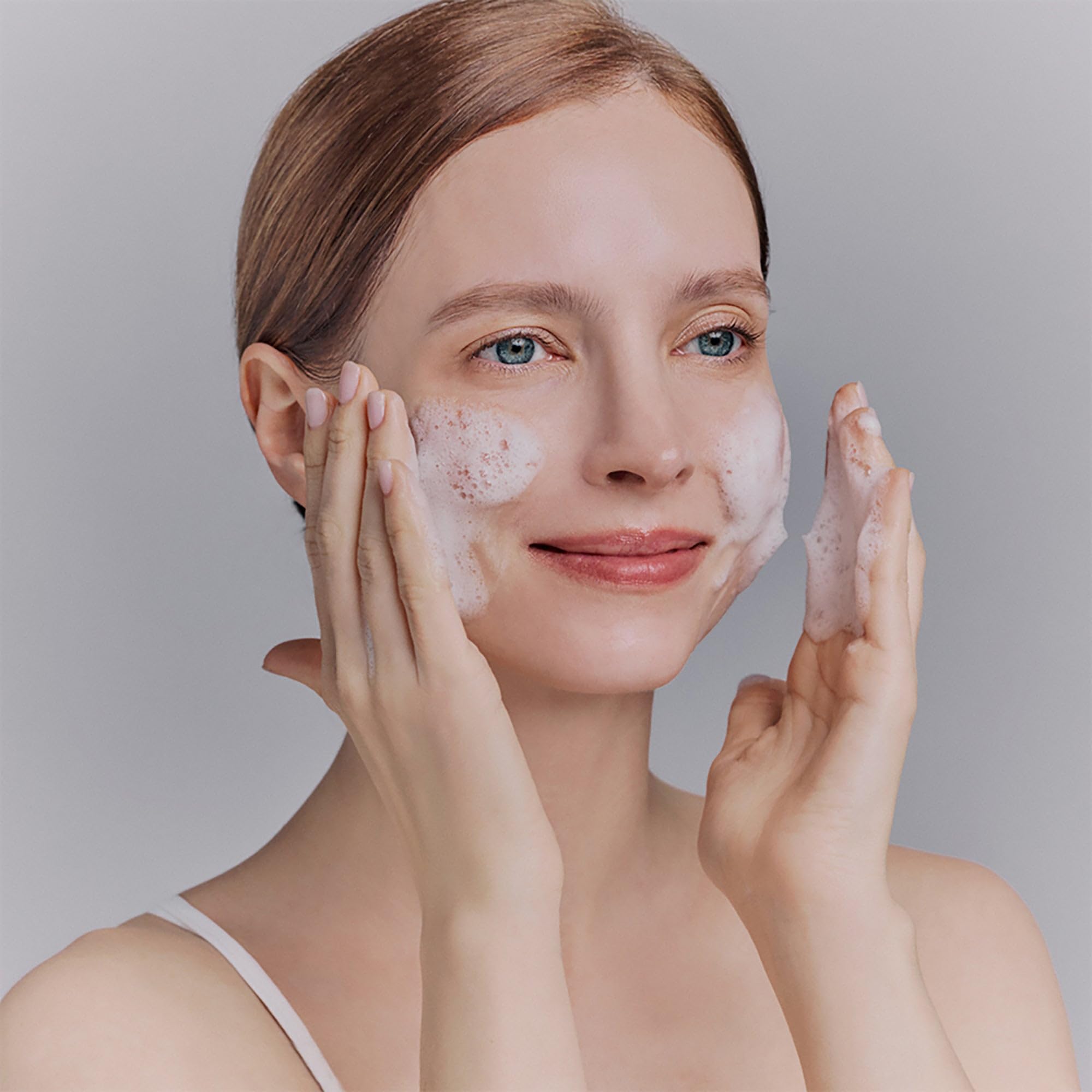 Whamisa Organic Flowers Foam Cleansing Gel, Gentle Foaming Face Wash, Postbiotic-Rich Formula, Pore Care & Hydration - Image 4