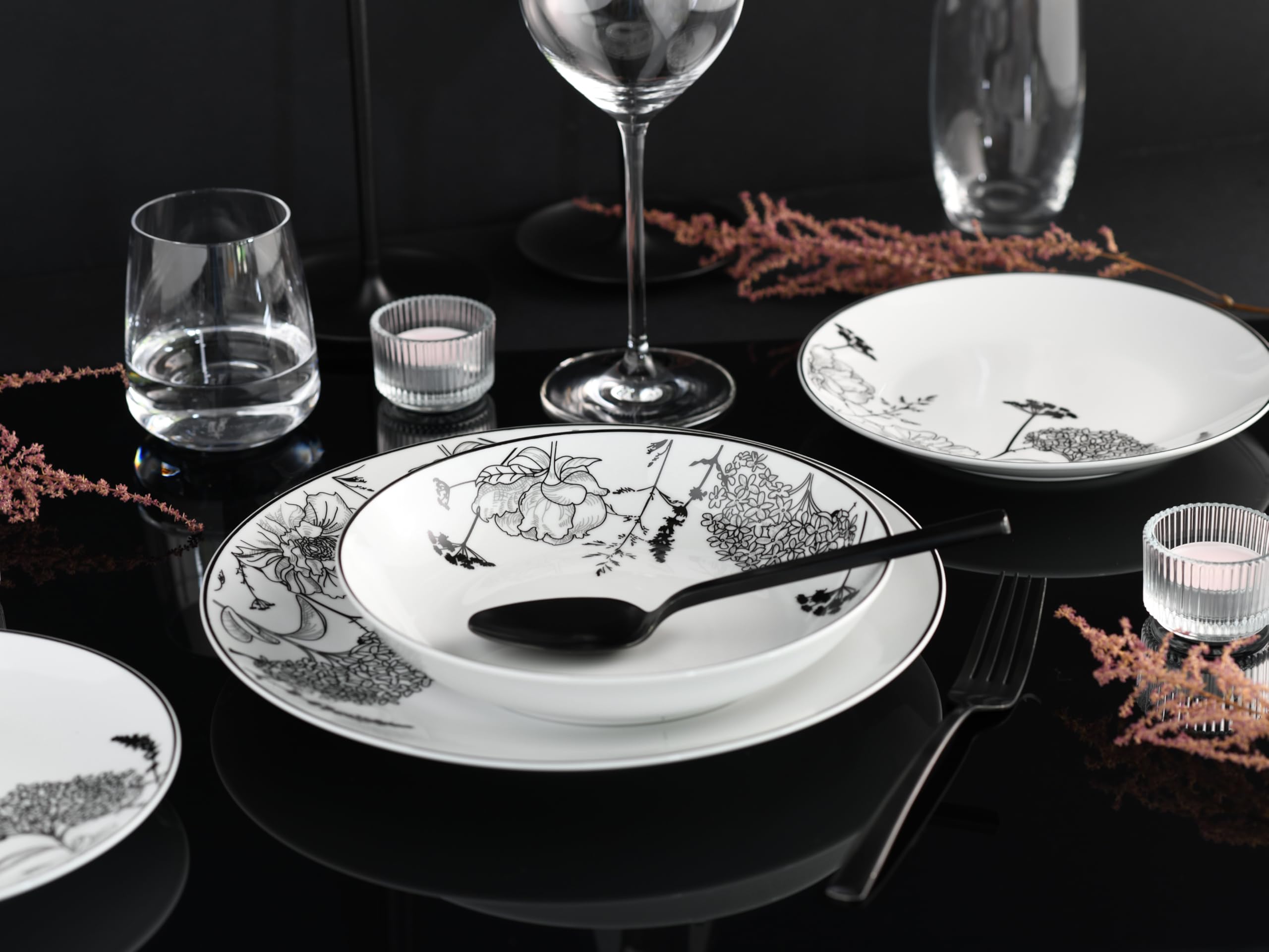 CreaTable, 22673, Serie Luna Black Flower, 18-teiliges Geschirrset für 6 Personen, Teller Set aus Porzellan, spülmaschinen- und mikrowellengeeignet, Qualitätsproduktion