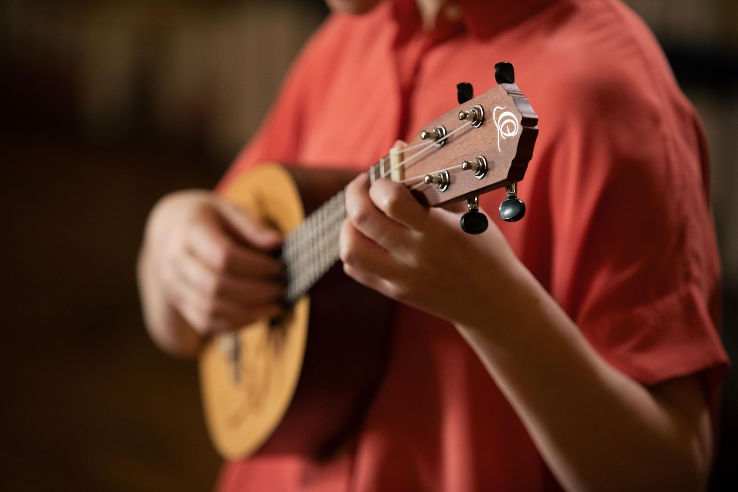 Ortega Guitars Akustyczne Ukulele Koncertowe – Seria Bonfire – Korpus Pineapple – Świerk/Sapele, Wykończenie Naturalne (RUPA5)