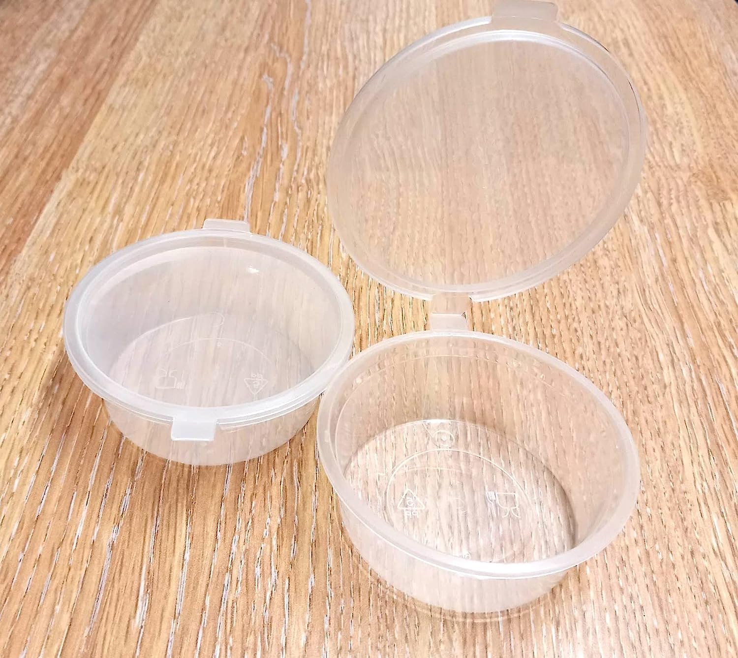 50 x 4oz Round Pots with Hinged Lids - 100ml Shallow Sauce Pots | Reusable, Recyclable, Microwave safe, Freezer Safe- Ideal for Restaurants, takeaways for storing sauces, ketchups, chutneys