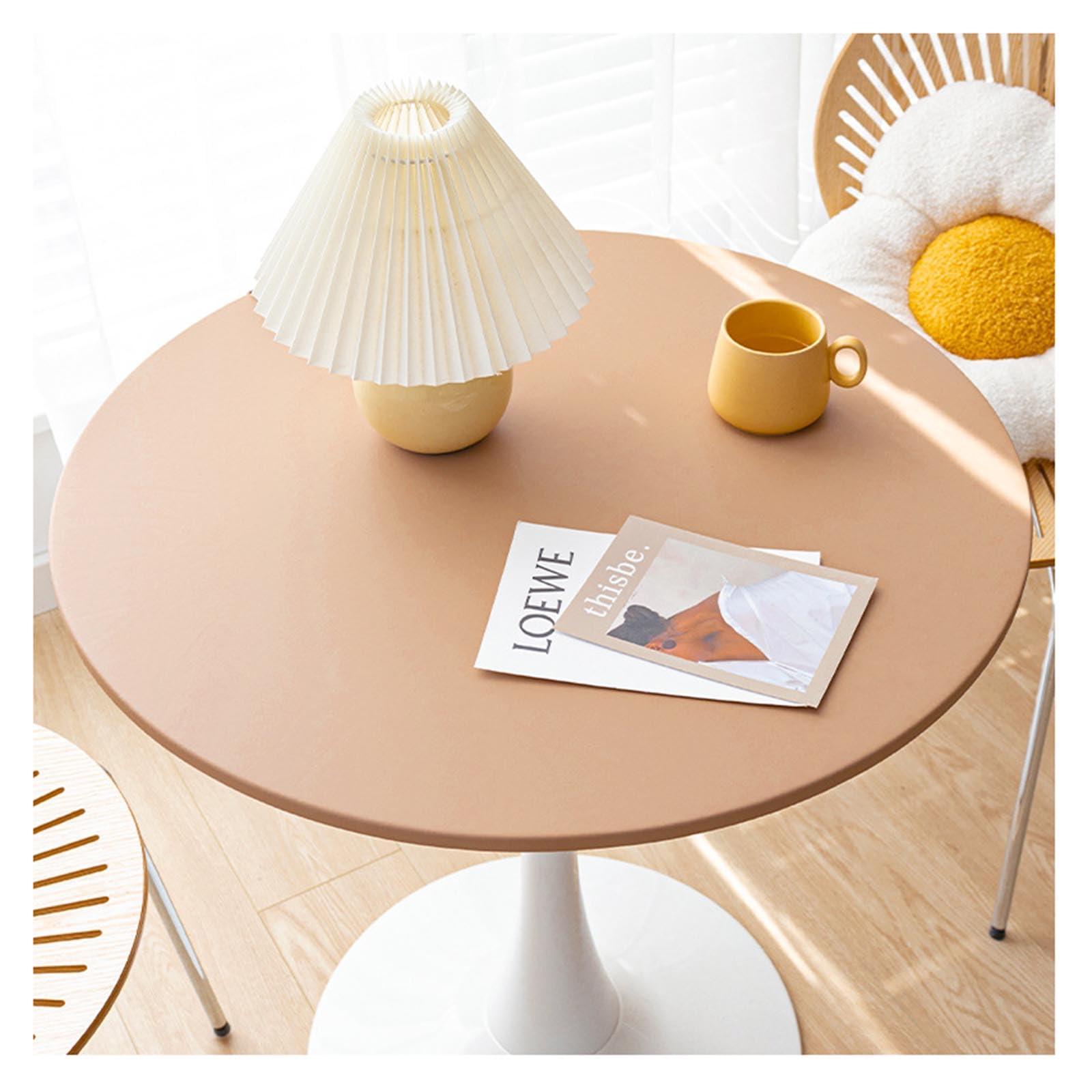 Tovaglia Pelle Rotonda con Bordo Elastico Copritavolo Tavolo Rotondo in Ecopelle Impermeabile Antimacchia Antiscivolo Tappetino Protezione da Tavolo per Esterno Patio Cucina Pranzo (150 cmCaqui)