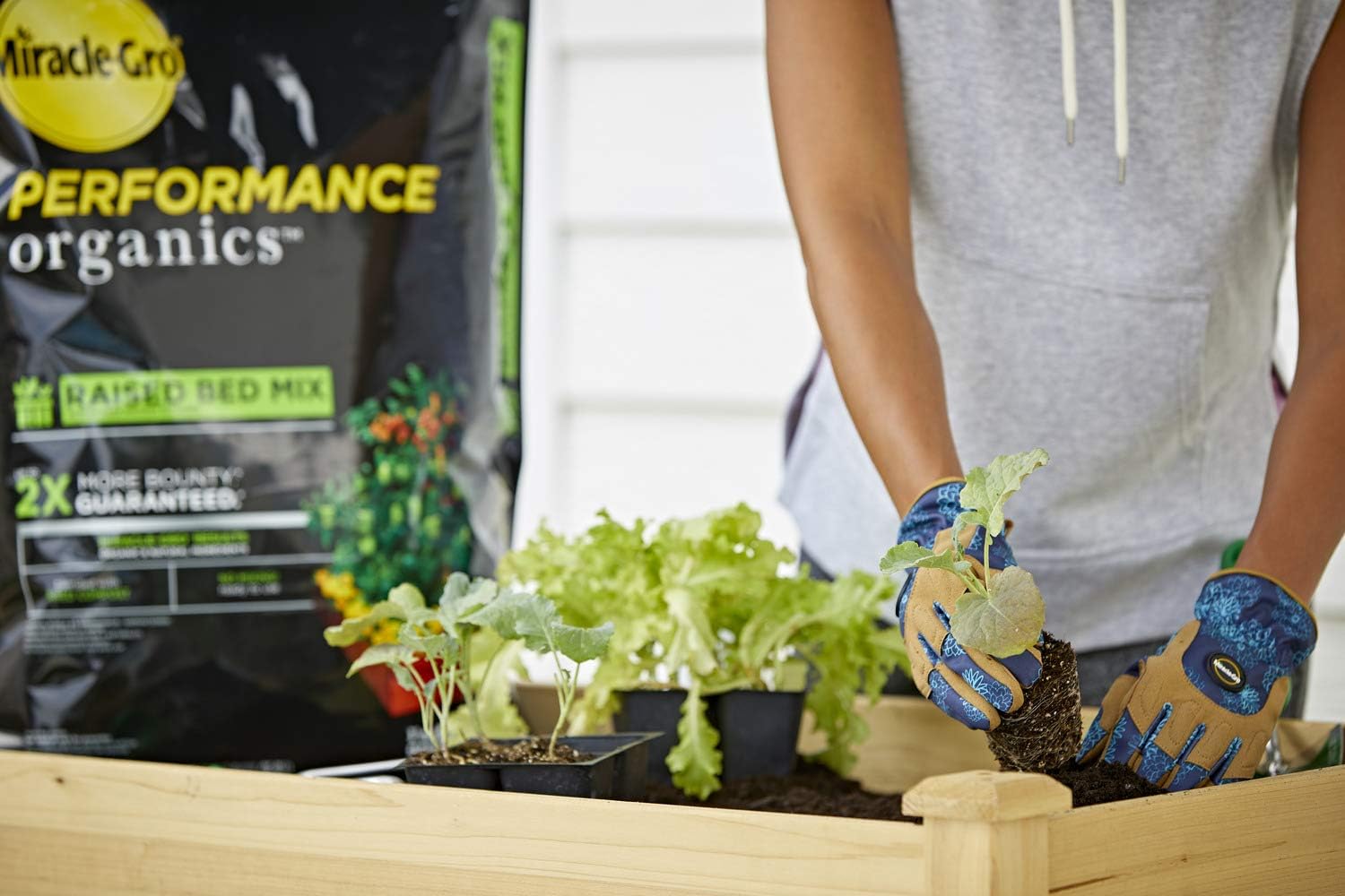 Miracle-Gro Performance Organics Raised Bed Mix - Organic and Natural Ingredients, Potting Soil Blended for Raised Bed Gardening, Grow More Vegetables, Flowers and Herbs (vs unfed plants), 1.3 cu. ft. : Patio, Lawn & Garden