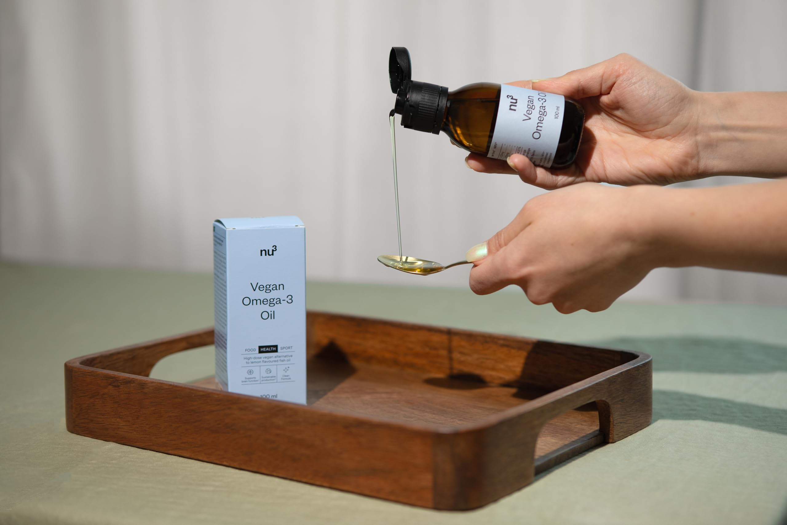 nu3 vegan Omega-3 Oil - Mikroalgenöl Öl, reich an DHA und EPA, Plus Vitamin D3, nachhaltig, fruchtiger Zitronengeschmack, vegan, pflanzliche Alternative für Fischöl, für Gehirn und Sehkraft – 2x100 ml
