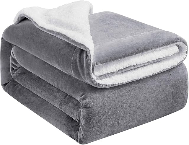 Hansleep Sherpa Fleece Throw Blanket Fluffy Blanket for Bed, Thick Warm Blankets for Winter, 220x240cm, Silver Grey & White