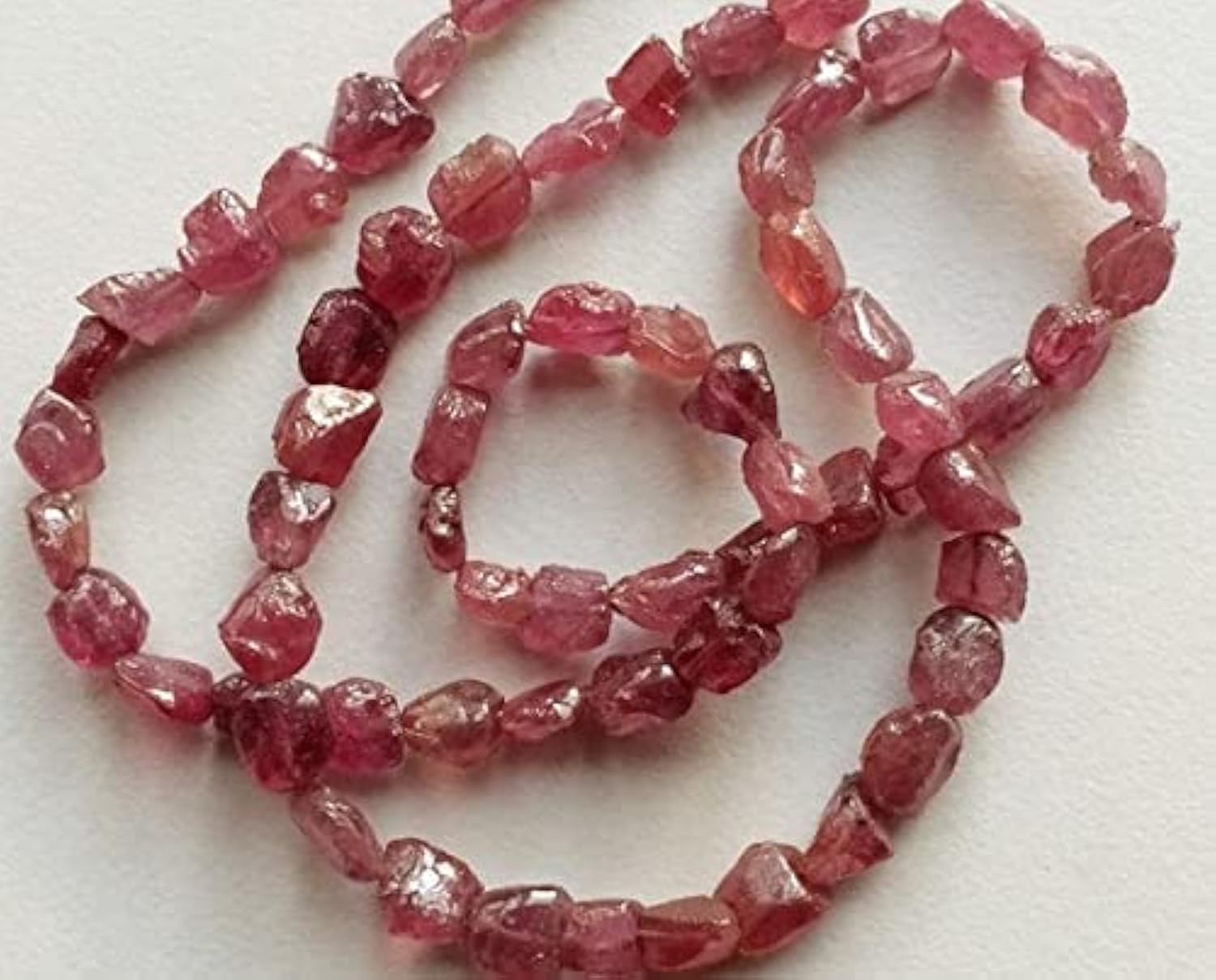 Rubis naturel brut en perles de 7-9mm pour la création de bijoux précieux uniques