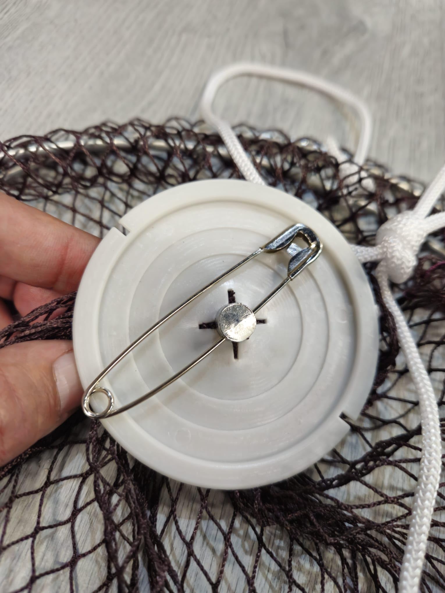 Pack de 4 Reteles Evia de Nylon para Pesca de Cangrejos 30 cm Diámetro | Malla Rojiza 5 mm de Alta Resistencia | Estructura de Acero Doble aro | Imperdible y Plomo