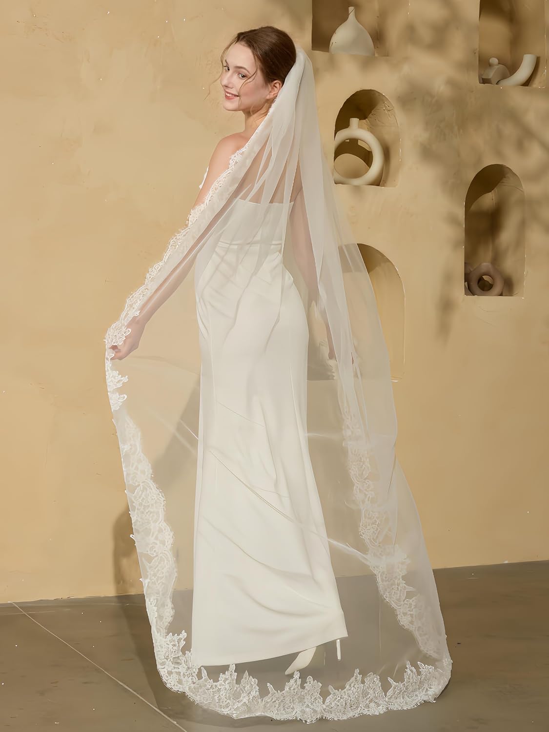 1 Tier Lace Veil Bridal Veil with Metal Comb, Wedding Veils for Women in Ivory & White, Multiple Lengths Available