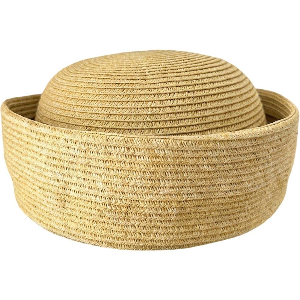 Gorro de pastillero tejido para mujer: peinado intacto y máxima elegancia en bodas