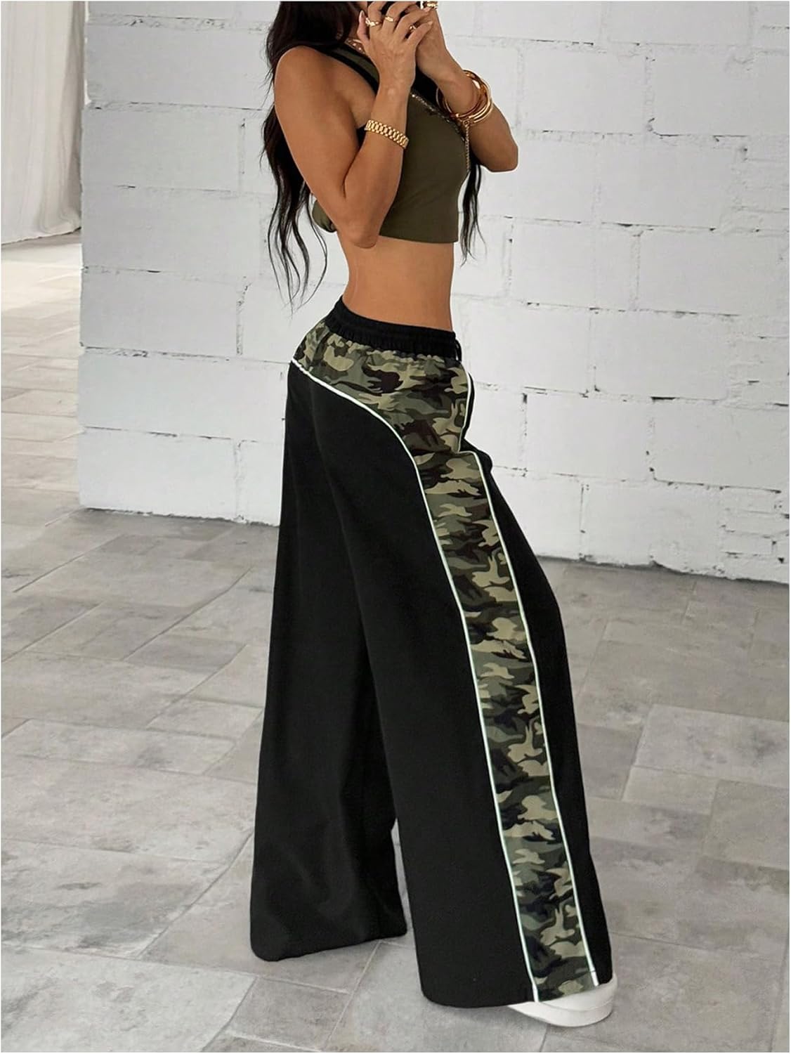 GORGLITTER Women's Y2k Camo Sweatpants Low Rise Wide Leg Sweatpants Workout Gym Track Pants Streetwear - Image 5
