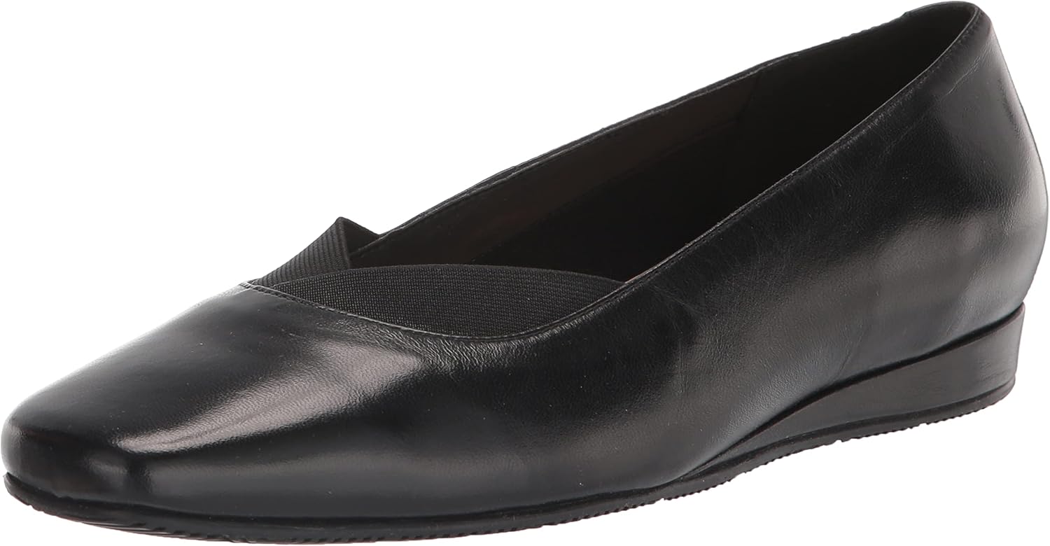 SoftWalk Women's Flats, Black, 11 Narrow