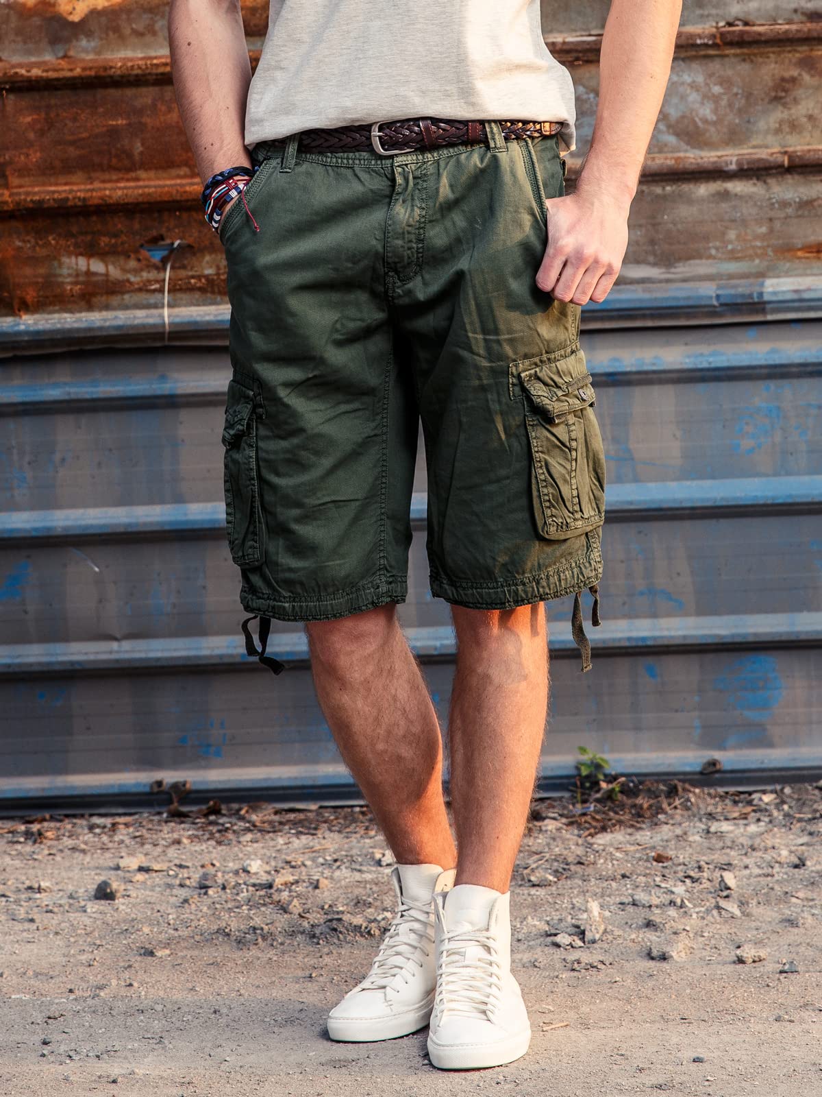 Homme Short Cargo de Combat en Coton Bermuda Décontracté avec Poches Multiples Taille Loose Shorts Casual Idéal pour Travail ou Extérieur Eté