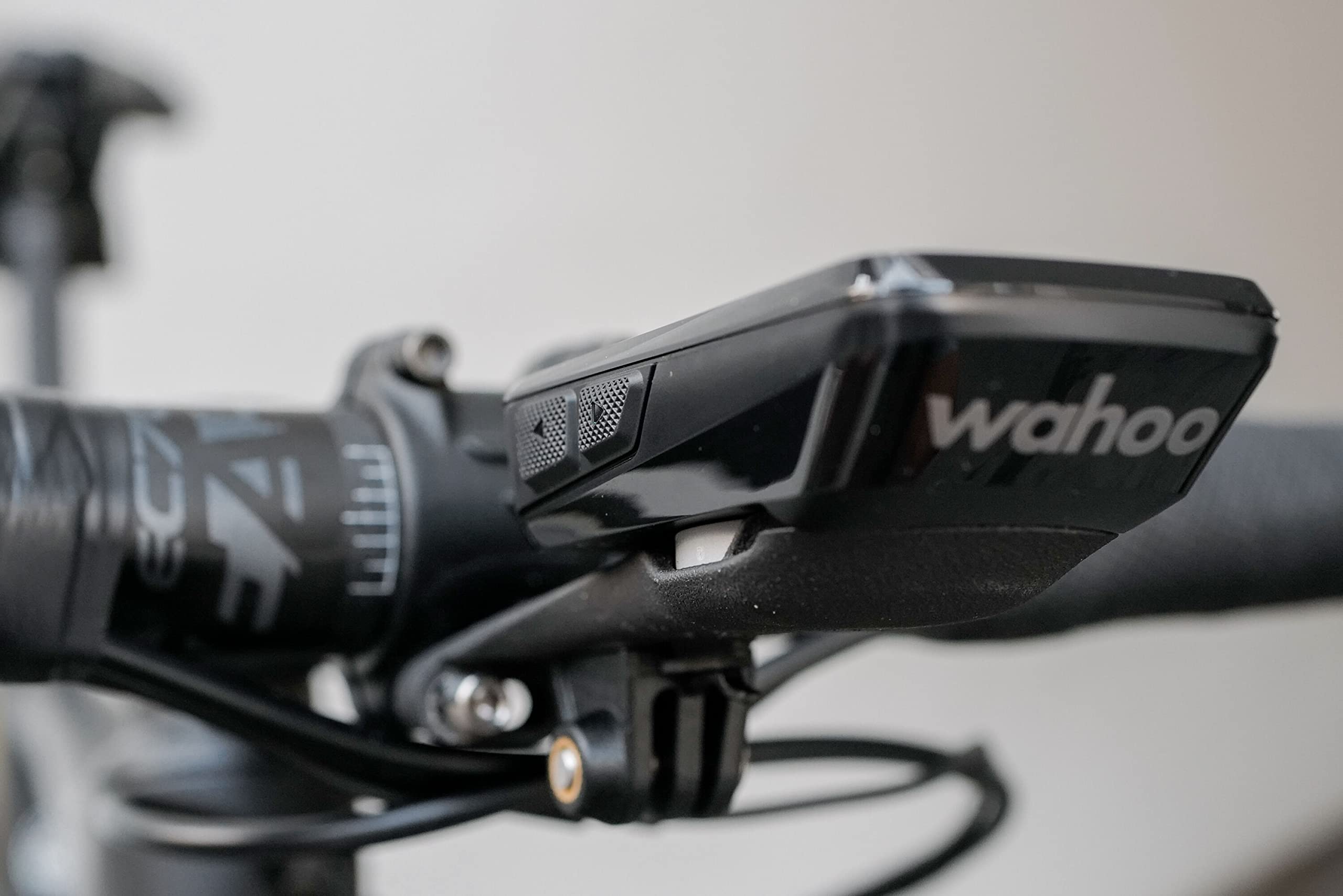 SILCA Chisela Out Front 3D-gedruckte Titan-Computerhalterung mit integriertem Licht oder GoPro-Halterung | Titanschrauben und T-Tray für Light oder GoPro – breit (23–40 mm)