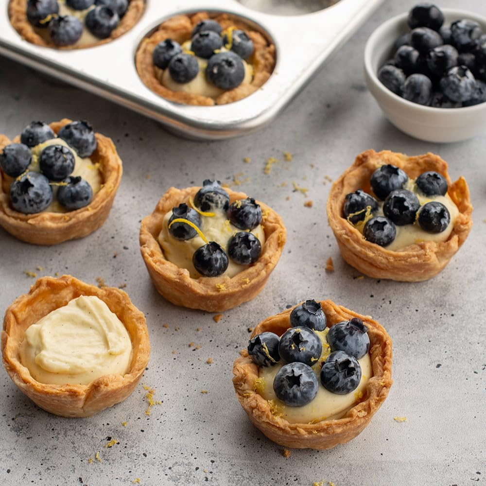 Nordic Ware Muffinblech mit 12 Löchern, Silver
