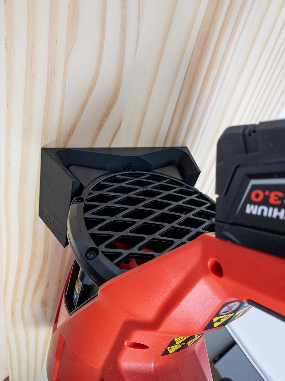 Milwaukee M18 - Soporte de pared para soplador de hojas de combustible, compatible con 2724-20 y 2724-21, soporte de pared para soplador de hojas para almacenamiento de garaje, fácil instalación con
