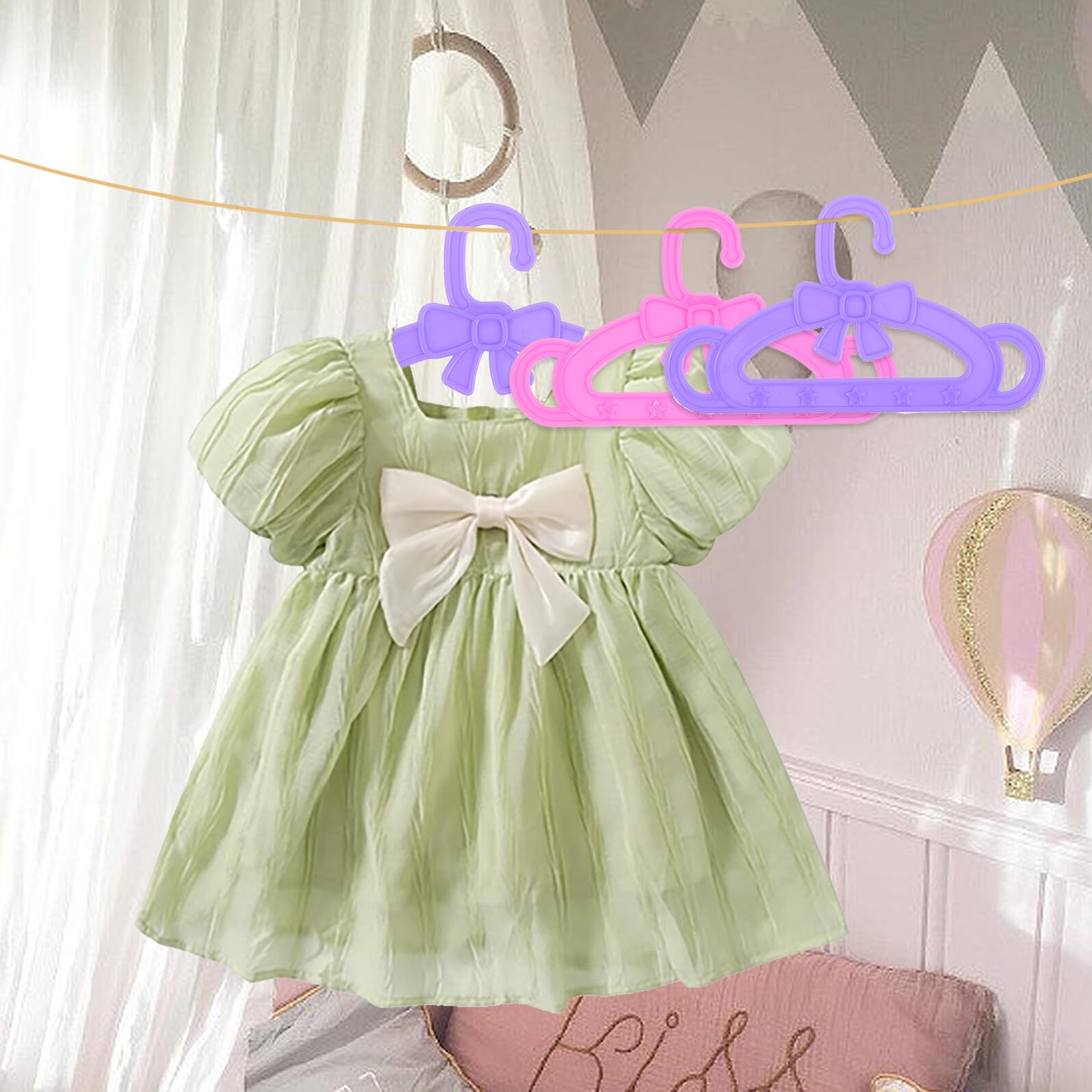 Perchas de Ropa para Muñecas de Plástico, 15 Piezas | Rosa, Verde y Morado, Juego de 5 por Color, Accesorios para Prendas de Muñecas, para Bebés y Niñas
