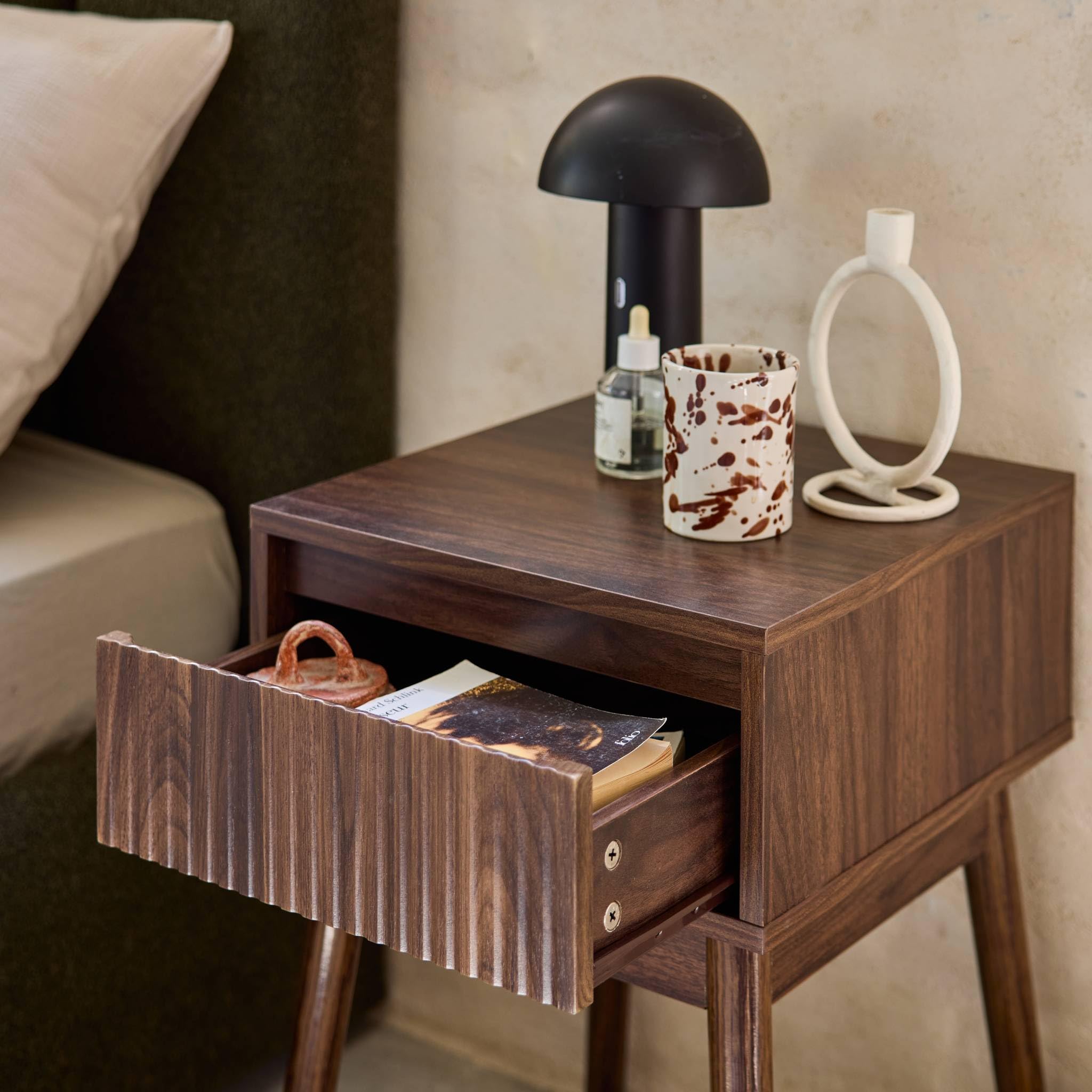 sweeek-Mesita de Noche de 1 cajón con Efecto Madera, Set de 2 Nogal - 39x39x55.4 cm