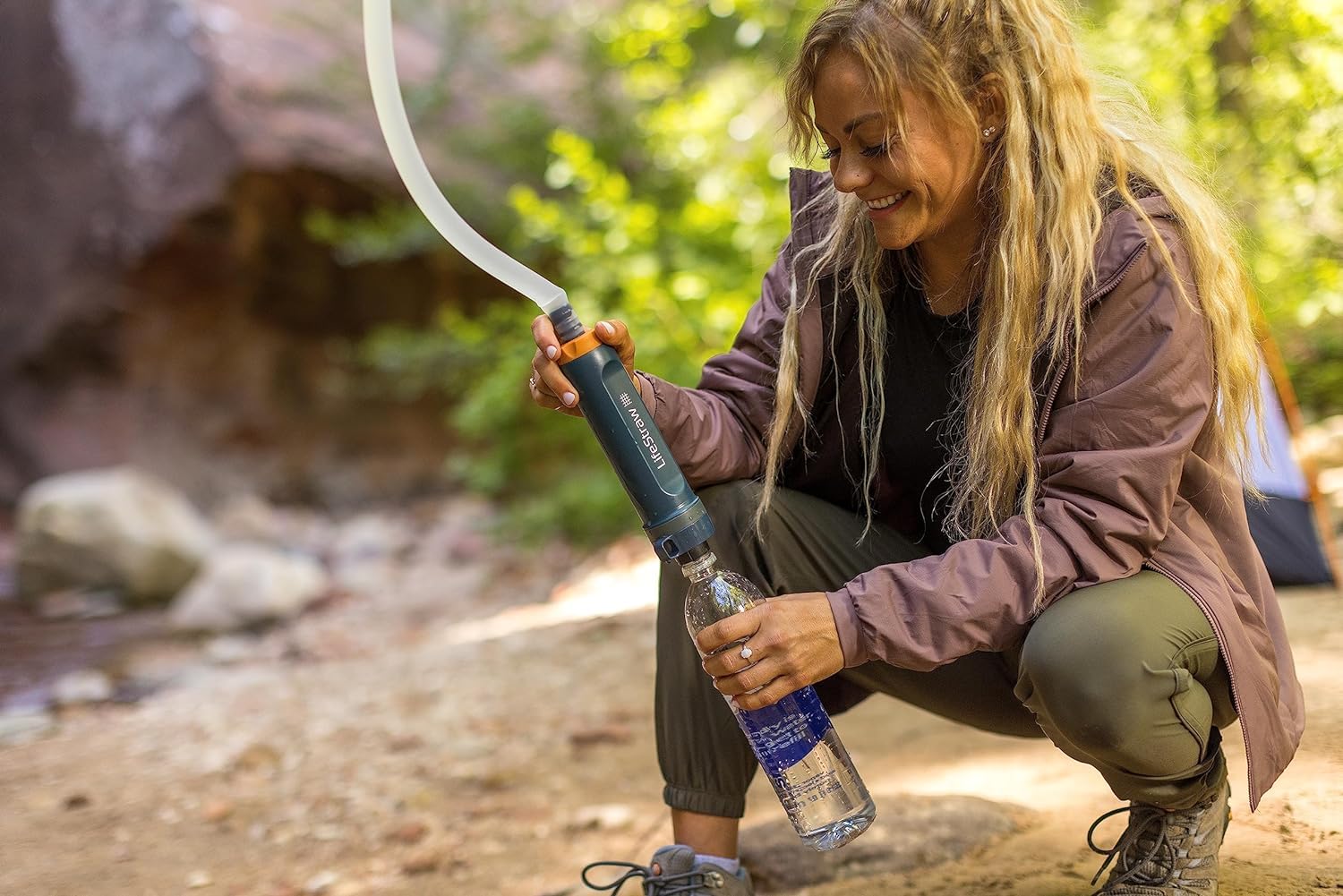 LifeStraw Peak Series – Gravitations-Wasserreinigungs-System 8l - entfernt Viren, Bakterien, Parasiten - für Camping, Wandern, Notfallversorgung, Survival und Outdoor-Abenteuer, Mountain Blue (blau)
