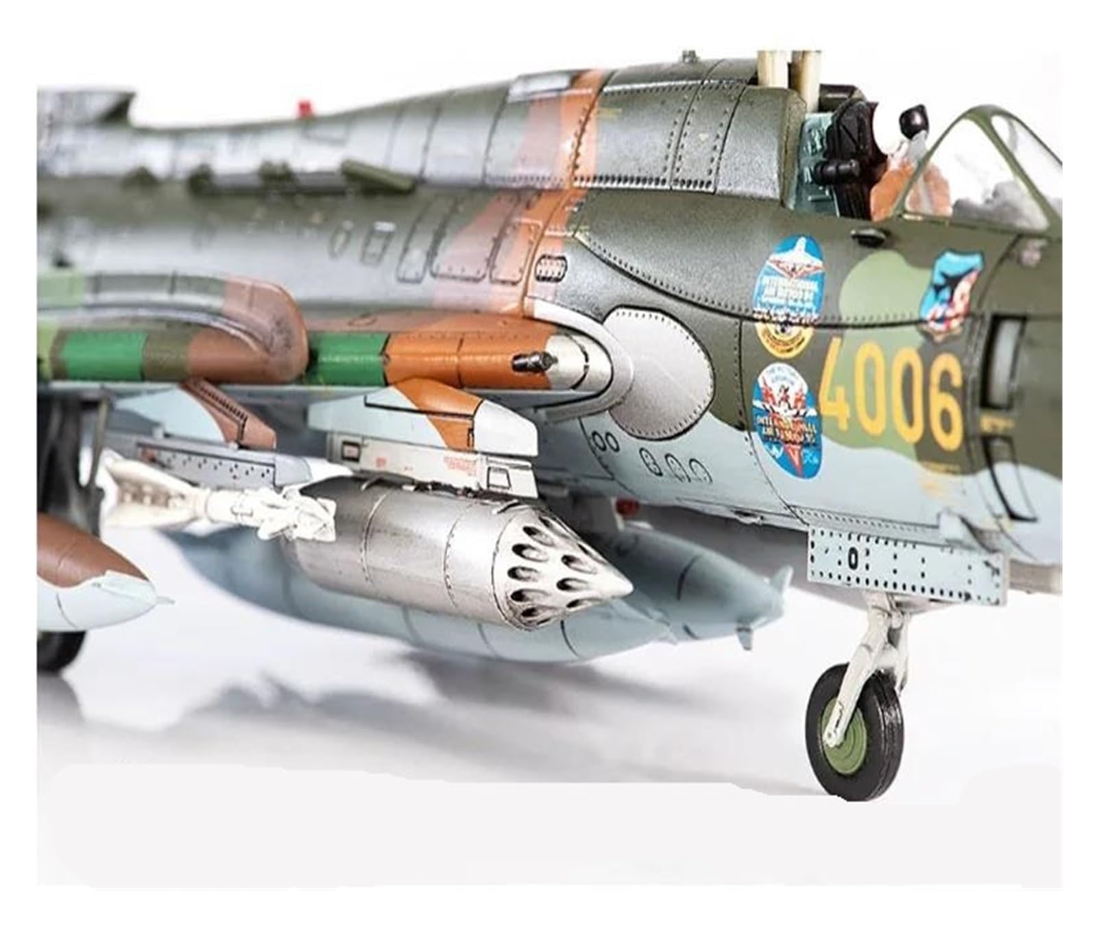 Odlew metalowy samolot w skali 1/72 dla czeskich sił powietrznych Su-22 M4 instalator samolot myśliwski Model samolotu do kolekcji i wyświetlania