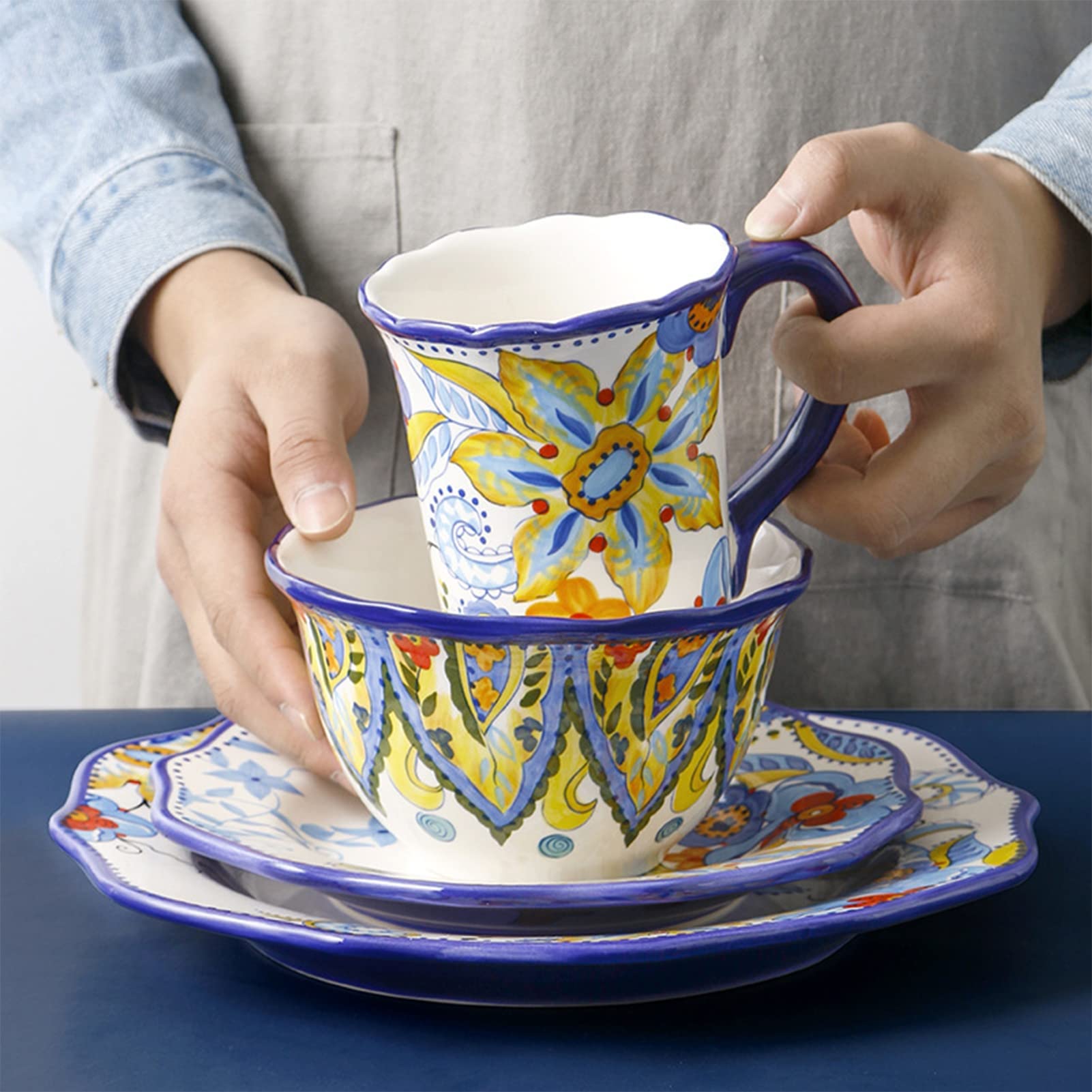 Kompletny i nowoczesny porcelanowy zestaw obiadowy dla 4 osób (16 sztuk) Talerze obiadowe, talerze deserowe, miski na płatki i kubki, zastawa stołowa z nieregularnymi krawędziami