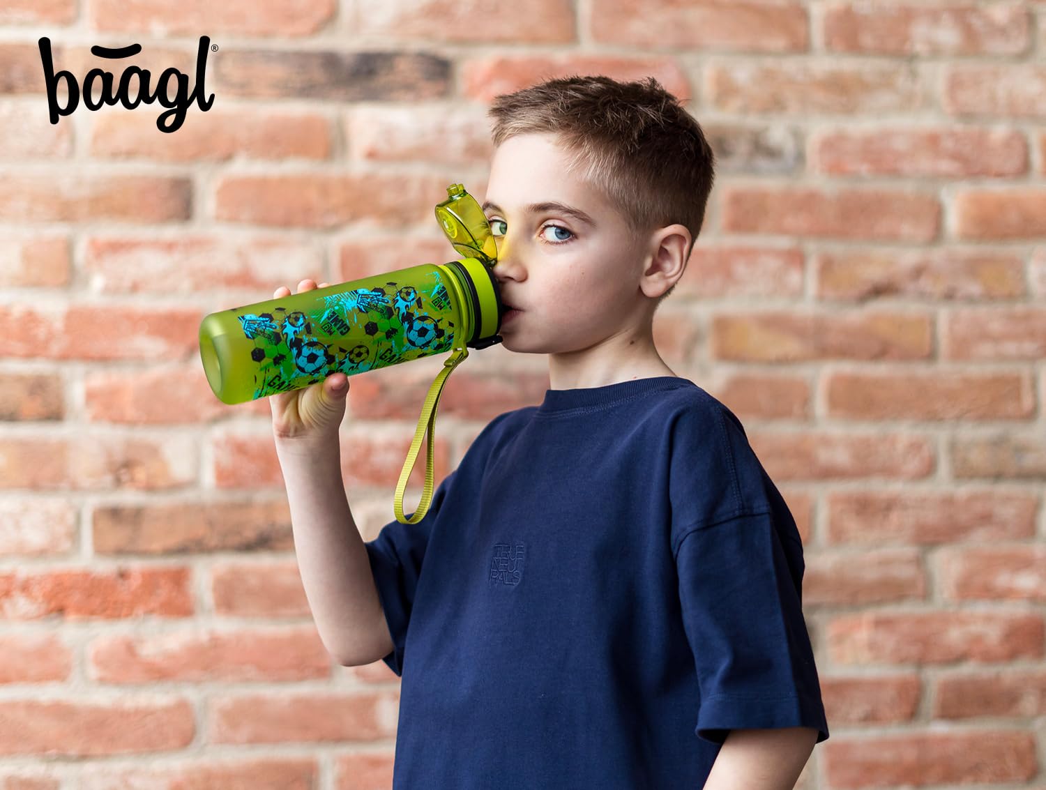 Baagl Kinder Trinkflasche Auslaufsicher Wasserflasche 500ml, Schule und Sport Flasche für Jungen Mädchen Tritan (Football Game)