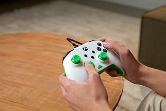 TURTLE BEACH コントローラー Rematch Core ホワイト＆グリーン 有線 USB Xbox公認 PC/Xbox Series X|S対応 チャットミックス マイクミュート 人間工学メーカー保証2年+代理店保証6ヶ月