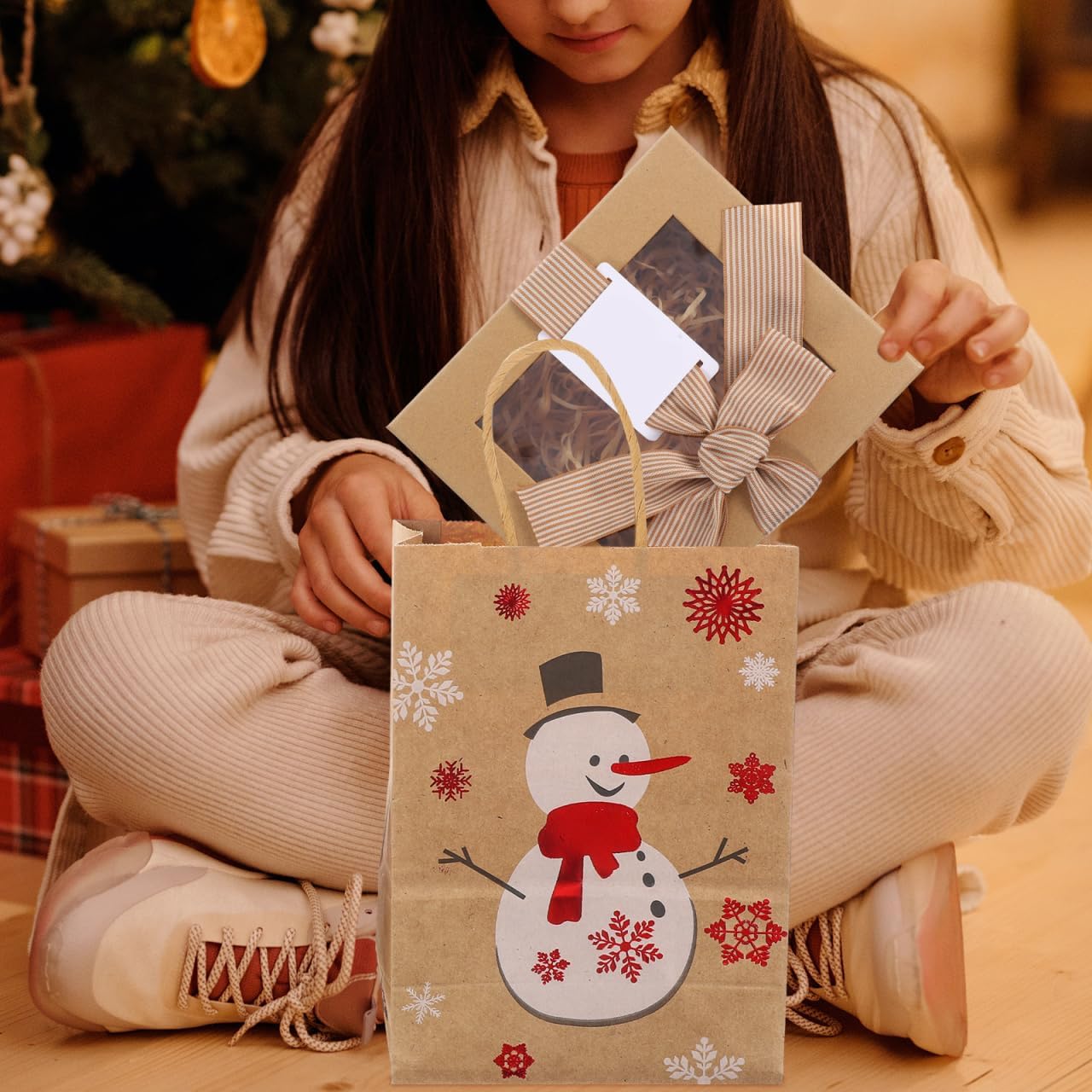 FOMIYES 24PCS Christmas Kraft Gift Bags 6 Styles Xmas Wrapping Paper Bags with Handles Reusable Treat Bag for Holiday Party Favor Supplies