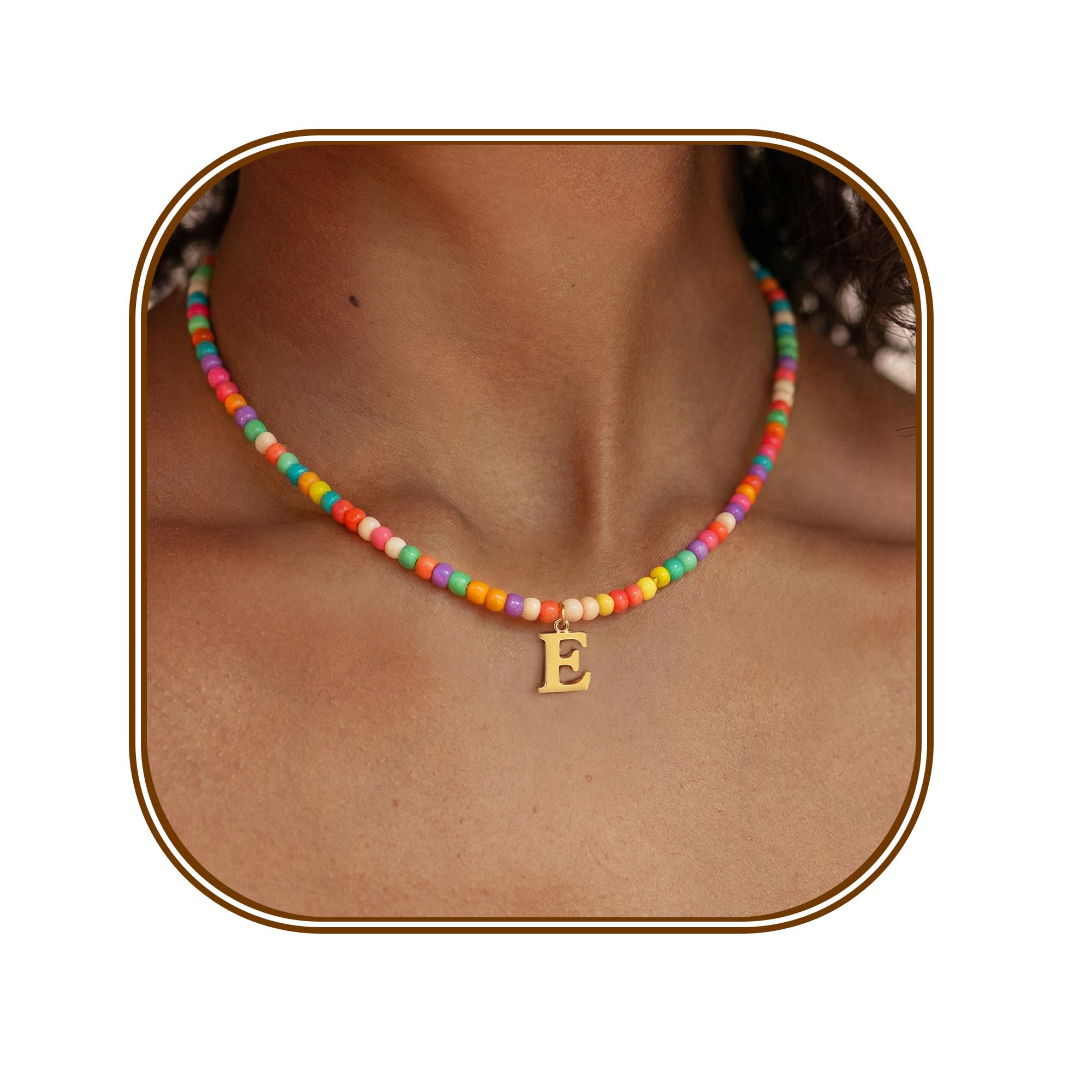 FUNEIA Bunte Perlenkette Damen mit Buchstaben Initial Halsketten Bunte Perlen Charme Buchstabe Alphabet Kette Mädchen Bohemian 18k vergoldet Anhänger mit Y2K Boho Halskette Freundin Frau Kinder