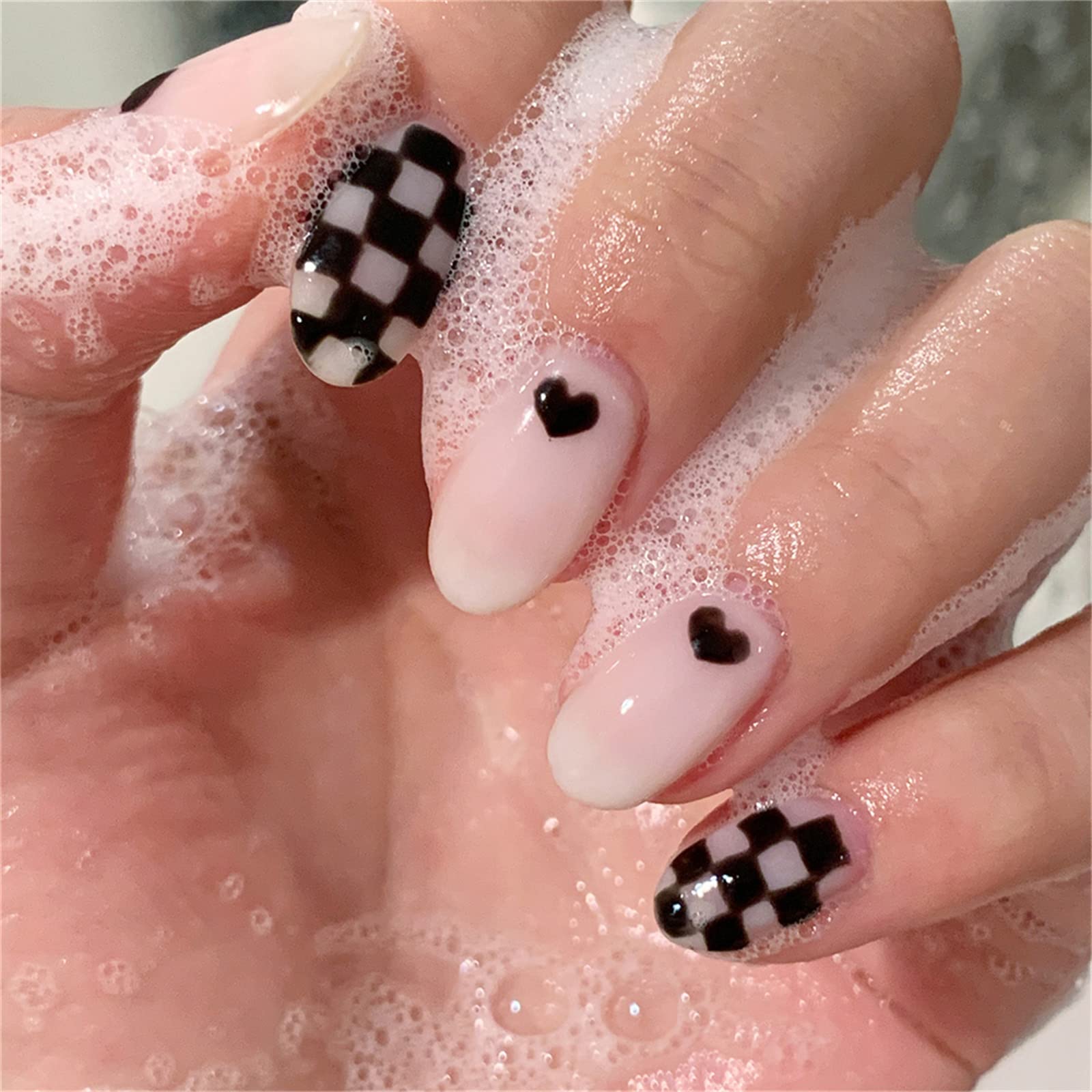 Falsche Nägel, kurz, scharf, vollständig deckend, Kleber enthalten, Herz und Schachbrett, zum Aufdrücken der Nägel, 24 Stück Nail Art Tip mit Box für Nagelstudios und DIY-Nagelkunst für Frauen