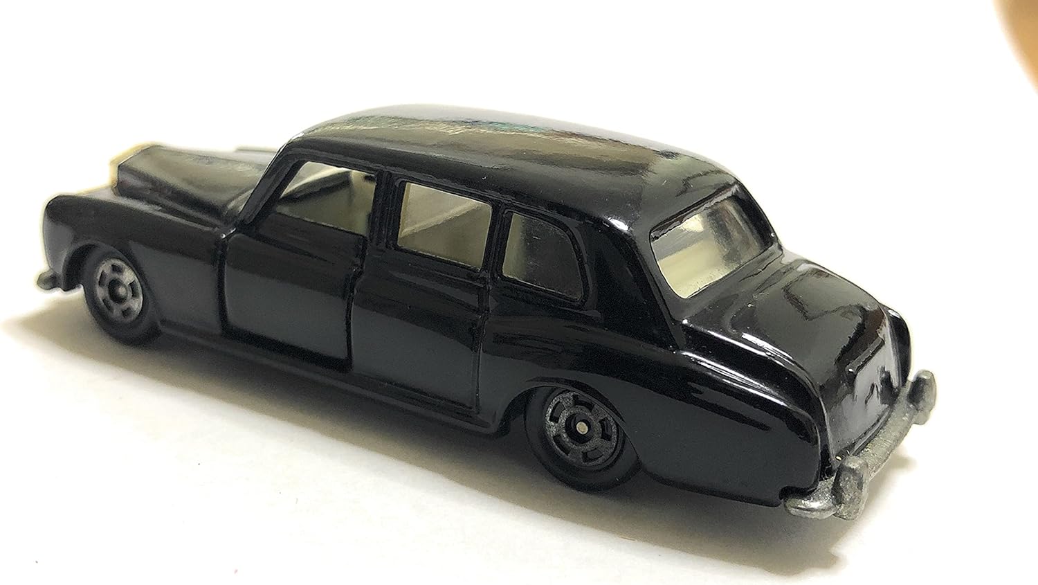 Amazon トミカ 86 ロールスロイス ファンタㇺ 1 78 ミニカー ダイキャストカー おもちゃ