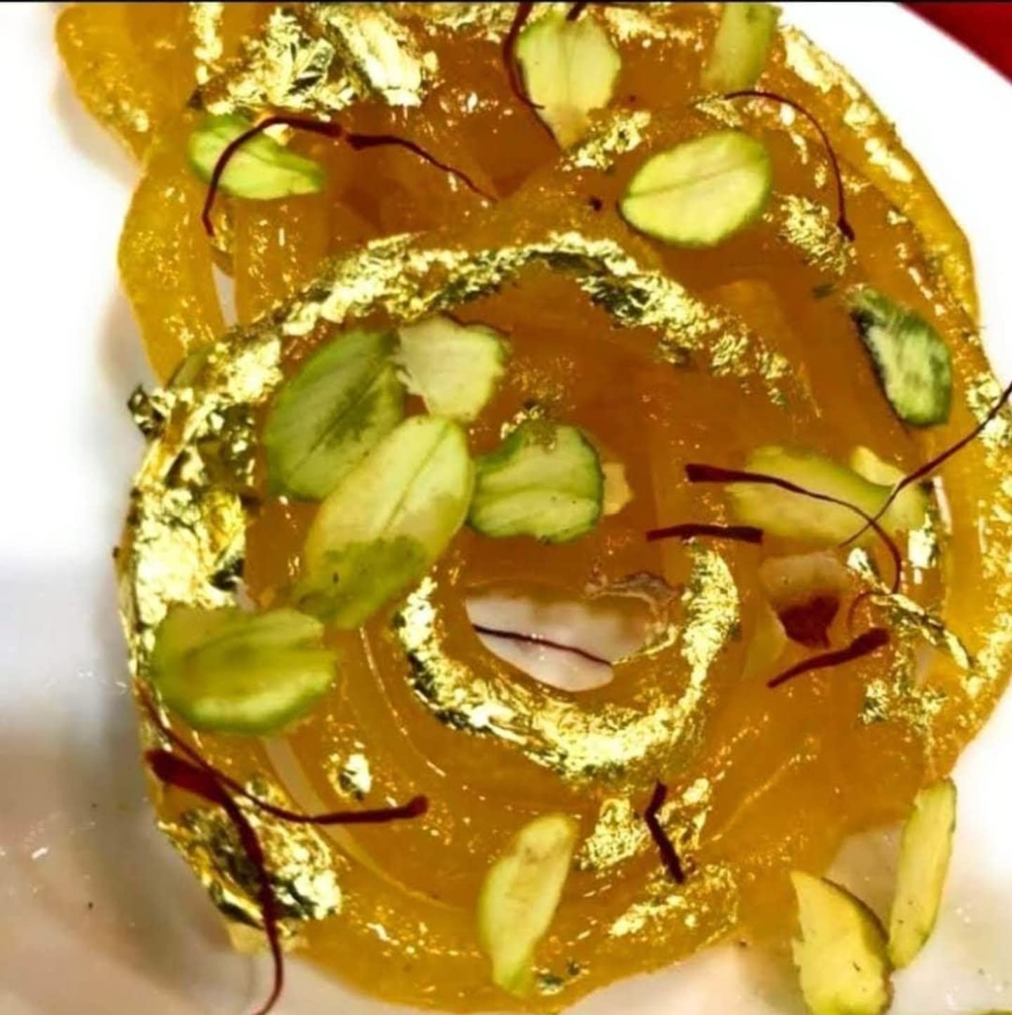 23K Edible Gold Loose Leaf (Pack of 25 leaves) 3-1/8"x3-1/8" / 80x80mm