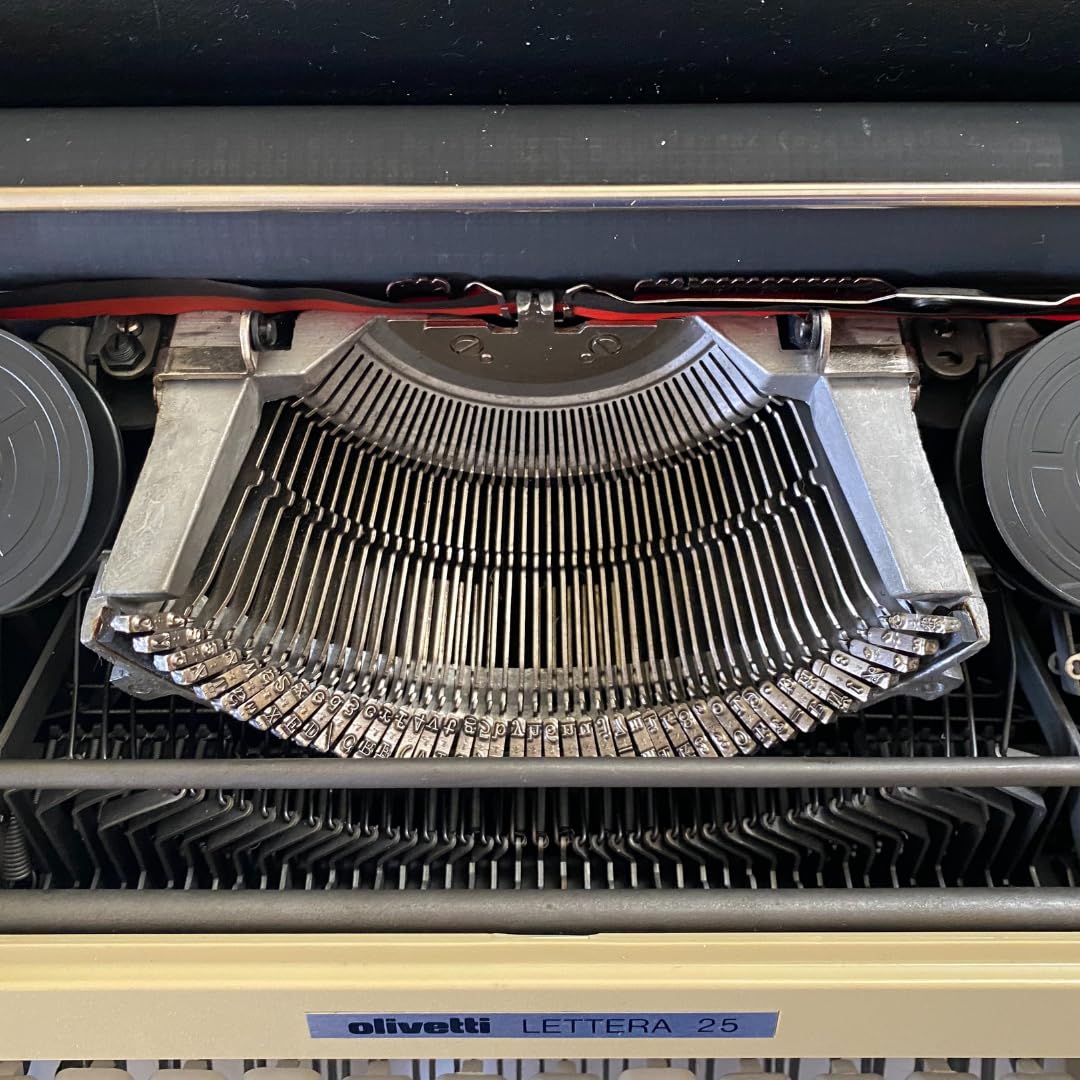 Genérico Máquina de Escribir Vintage Olivetti Lettera 25 - Teclado en Castellano Revisada y Funcional Ideal para Coleccionismo - Totalmente Funcional